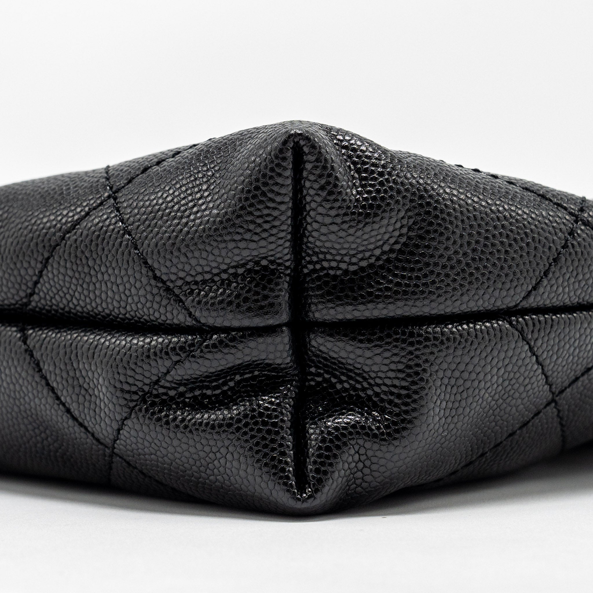 CHANEL MINI 22 BAG CAVIAR BLACK GHW (MICROCHIP)