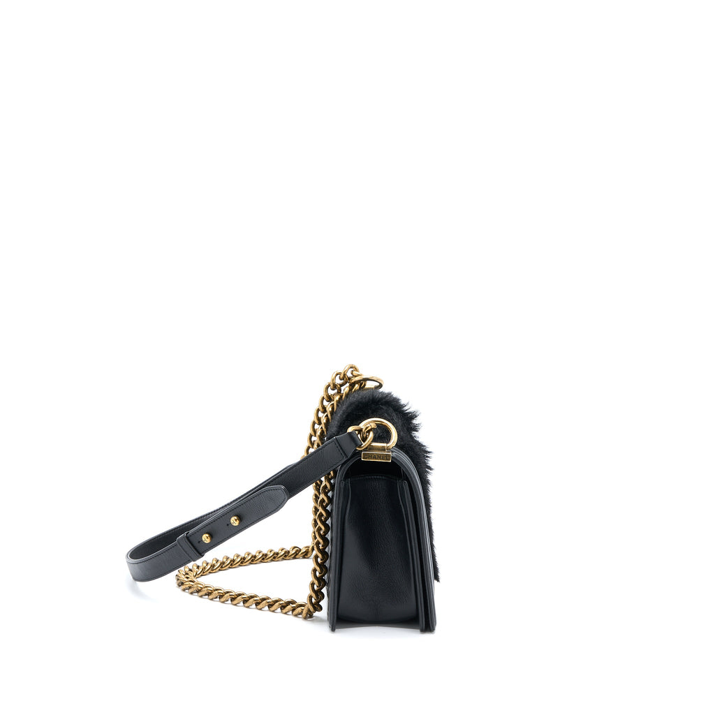 CHANEL MEDIUM BOY BAG GOATHAIR/CALFSKIN BLACK GHW
