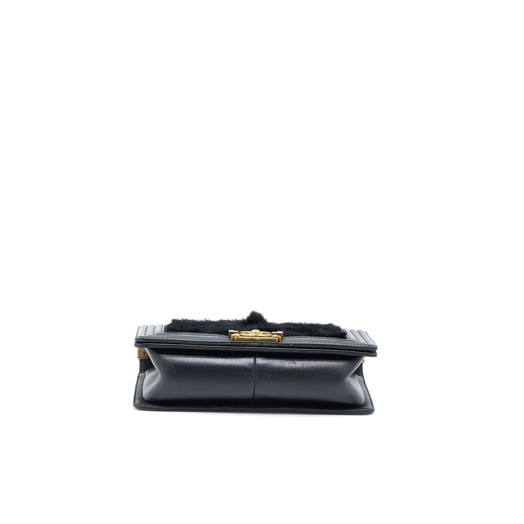 CHANEL MEDIUM BOY BAG GOATHAIR/CALFSKIN BLACK GHW