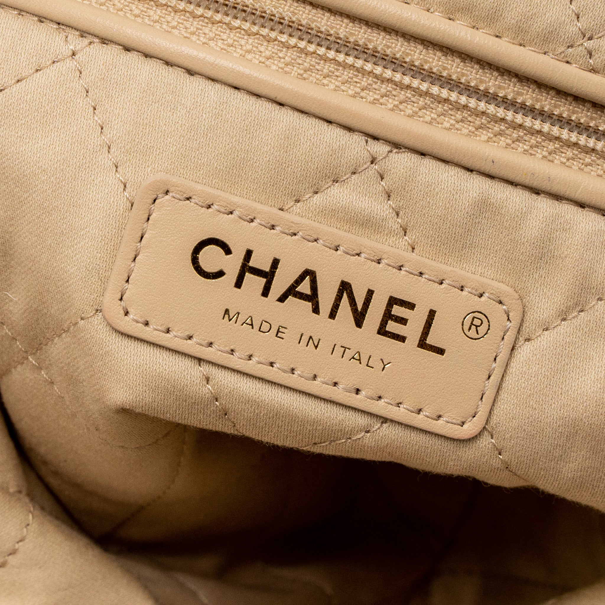 CHANEL SMALL 22 BAG GOLD LETTER SHINY CALFSKIN WHITE BRUSHED GHW (MICROCHIP)