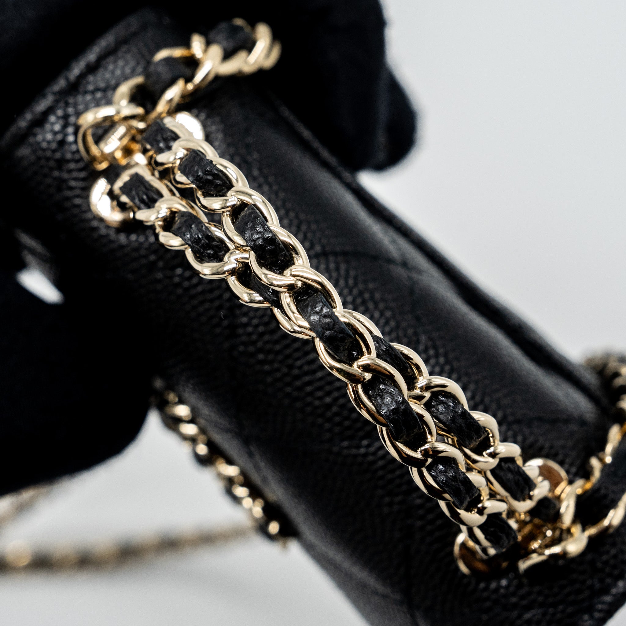 CHANEL MINI TOP HANDLE FLAP BAG CAVIAR BLACK LGHW (MICROCHIP)