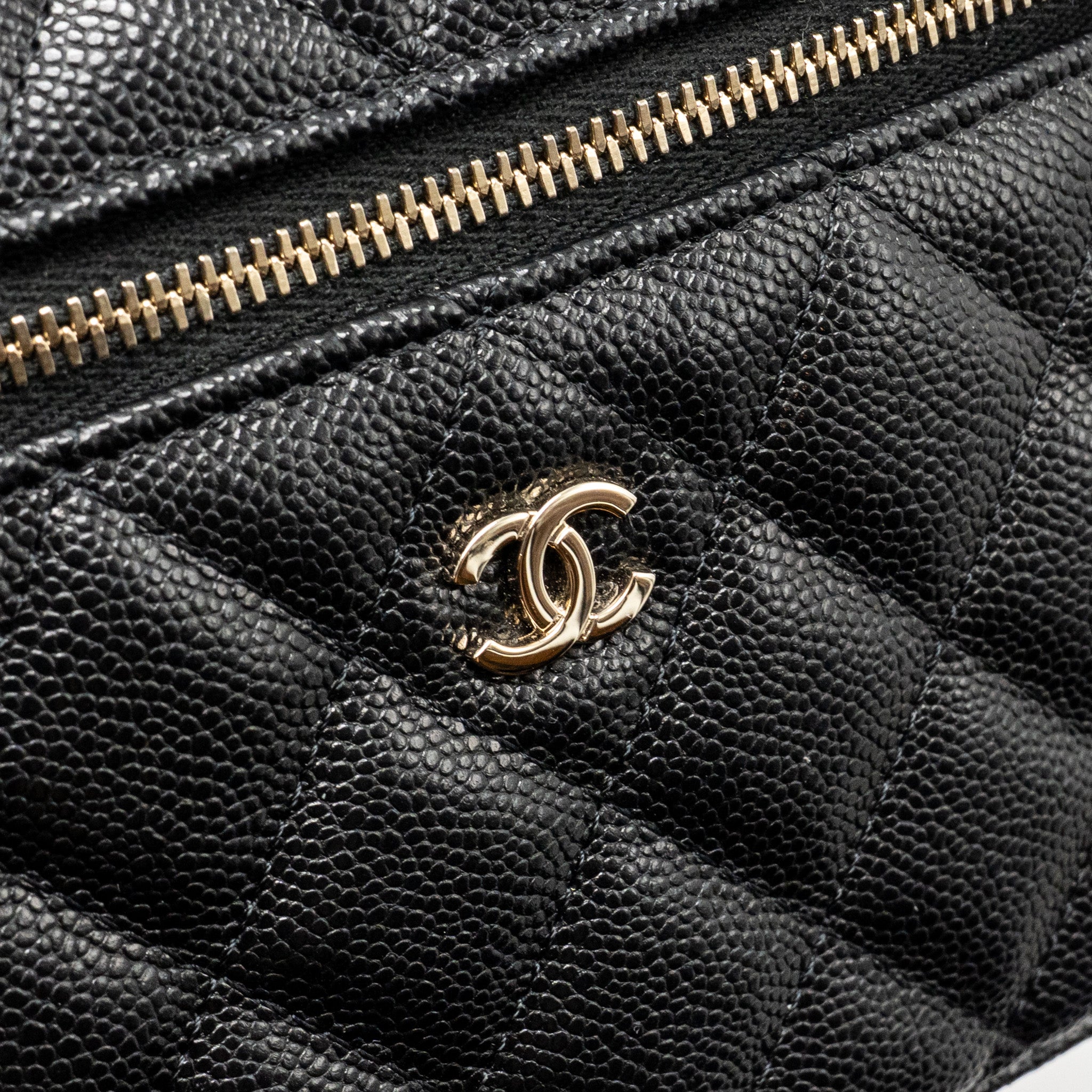 CHANEL 25P CC TOP HANDLE VANITY WITH CHAIN CAVIAR BLACK LGHW (MICROCHIP)