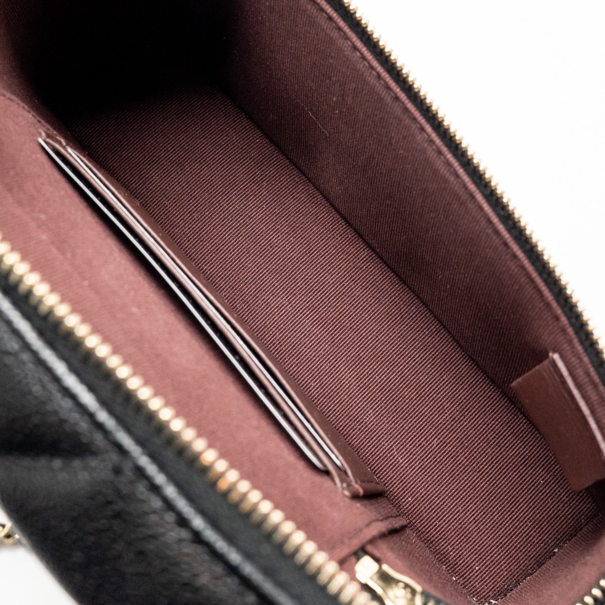 CHANEL 25P CC TOP HANDLE VANITY WITH CHAIN CAVIAR BLACK LGHW (MICROCHIP)