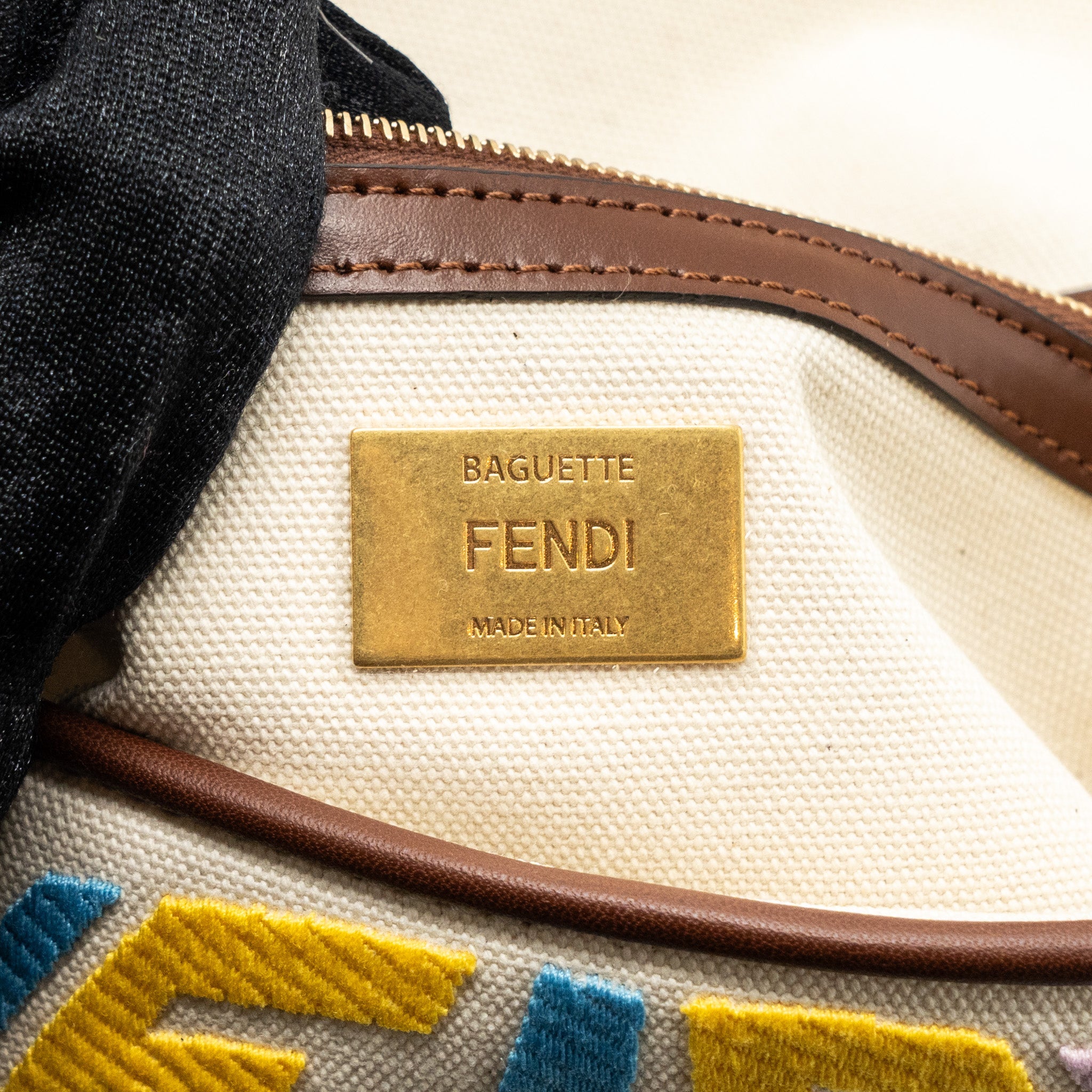 FENDI BAGUETTE BAG CANVAS MULCICOLOUR BEIGE / BROWN GHW