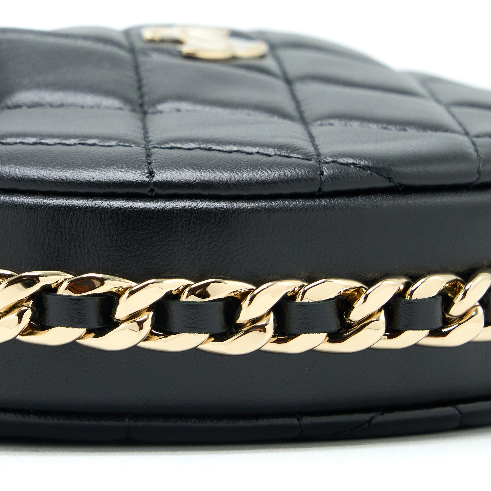 CHANEL 23C ROUND CLUTCH LAMBSKIN BLACK LGHW (MICROCHIP)