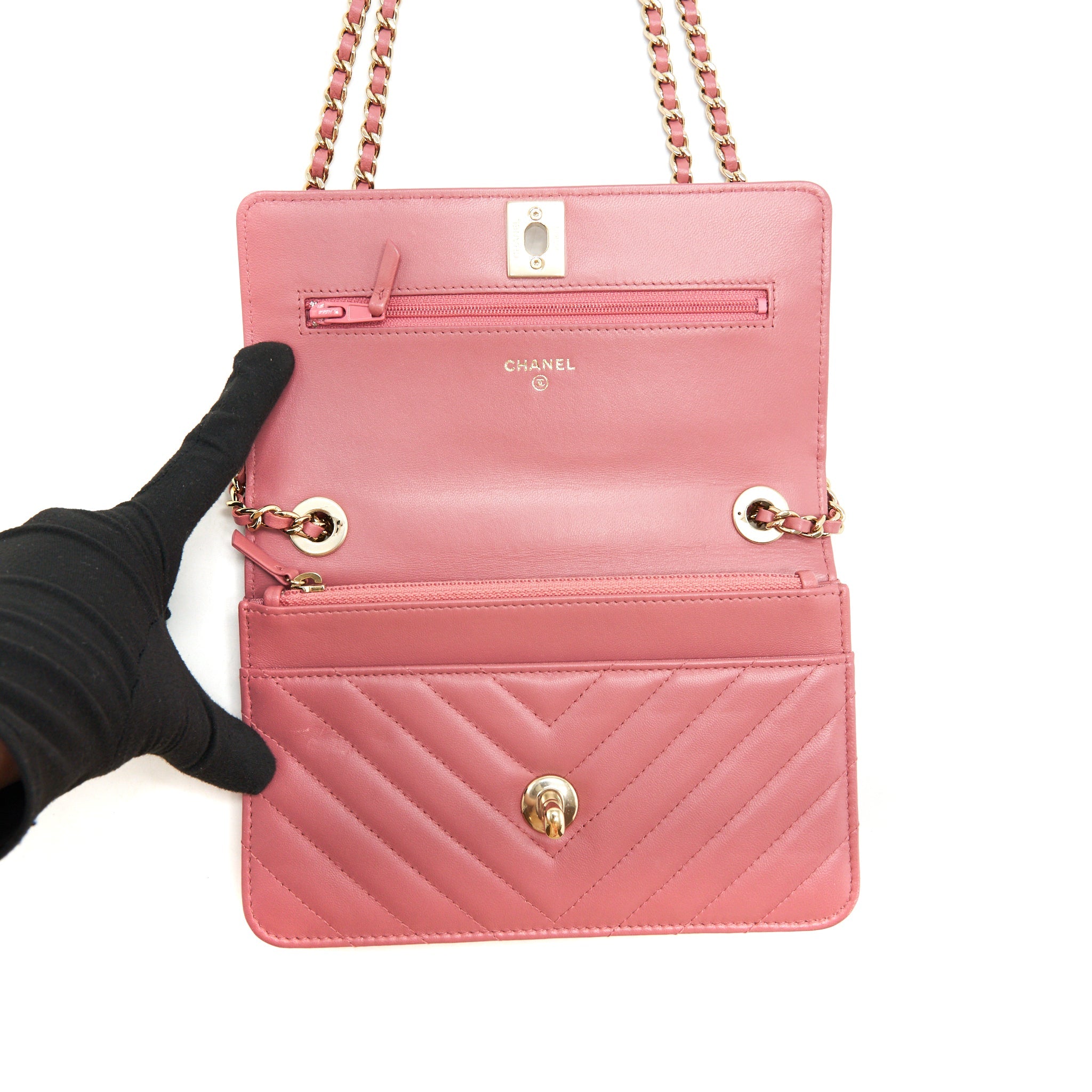 CHANEL CHEVRON TRENDY CC WALLET ON CHAIN LAMBSKIN PINK LGHW