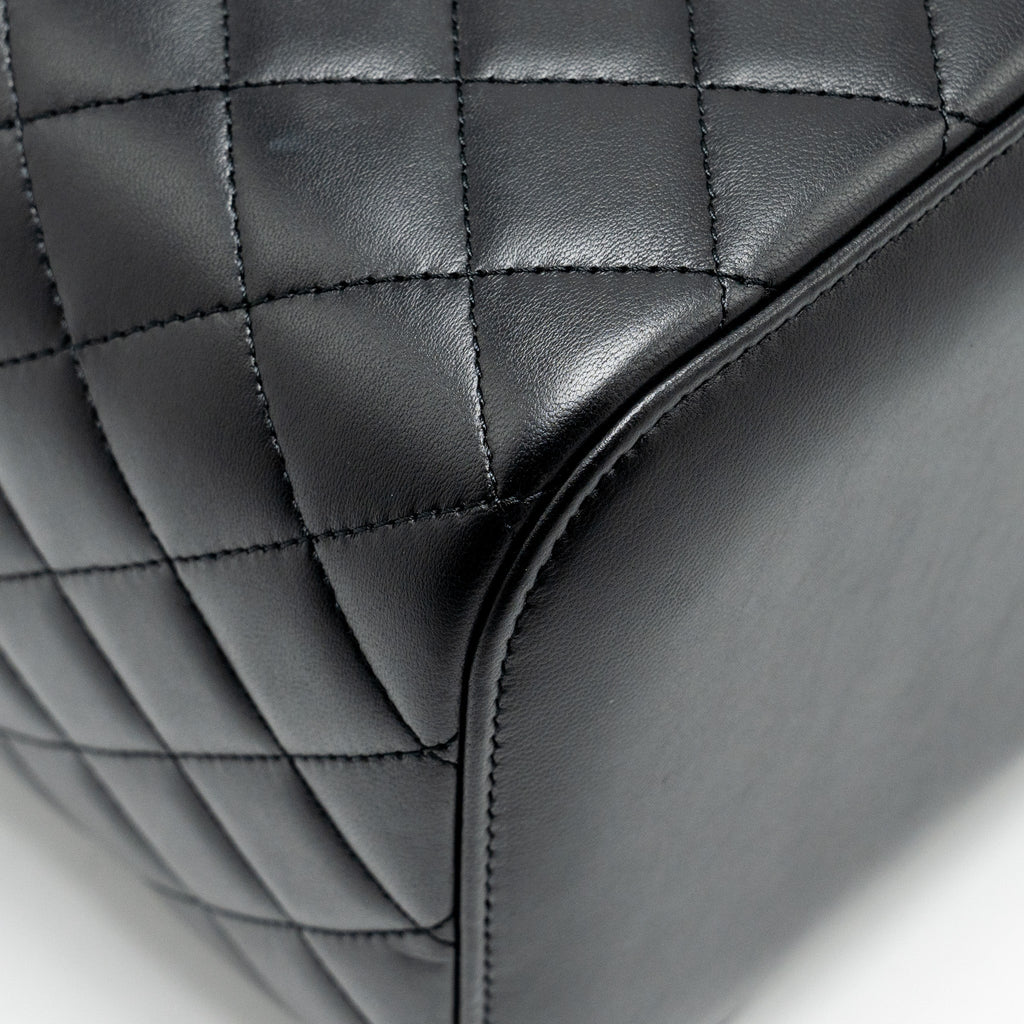 CHANEL QUILTED VANITY CASE LAMBSKIN BLACK SHW