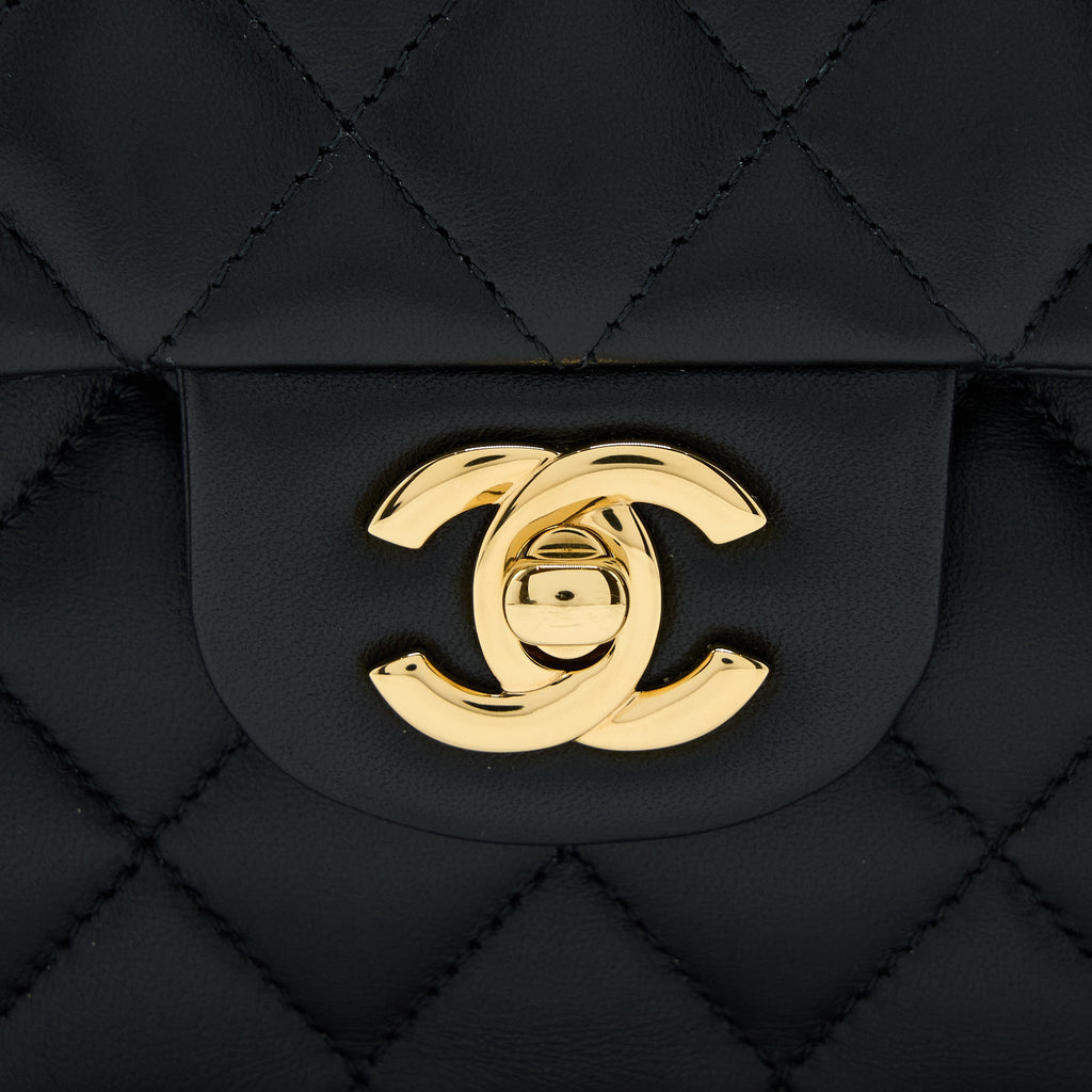 CHANEL MEDIUM CLASSIC DOUBLE FLAP BAG LAMBSKIN BLACK LGHW (MICROCHIP)