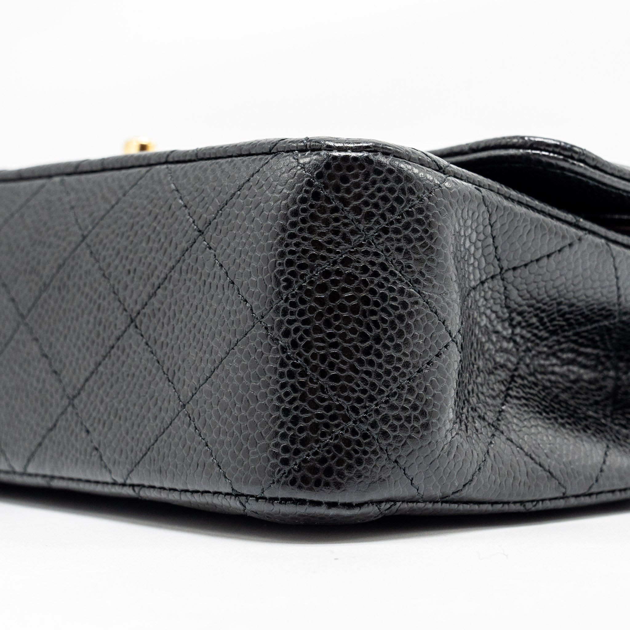 CHANEL MEDIUM CLASSIC DOUBLE FLAP BAG CAVIAR BLACK GHW