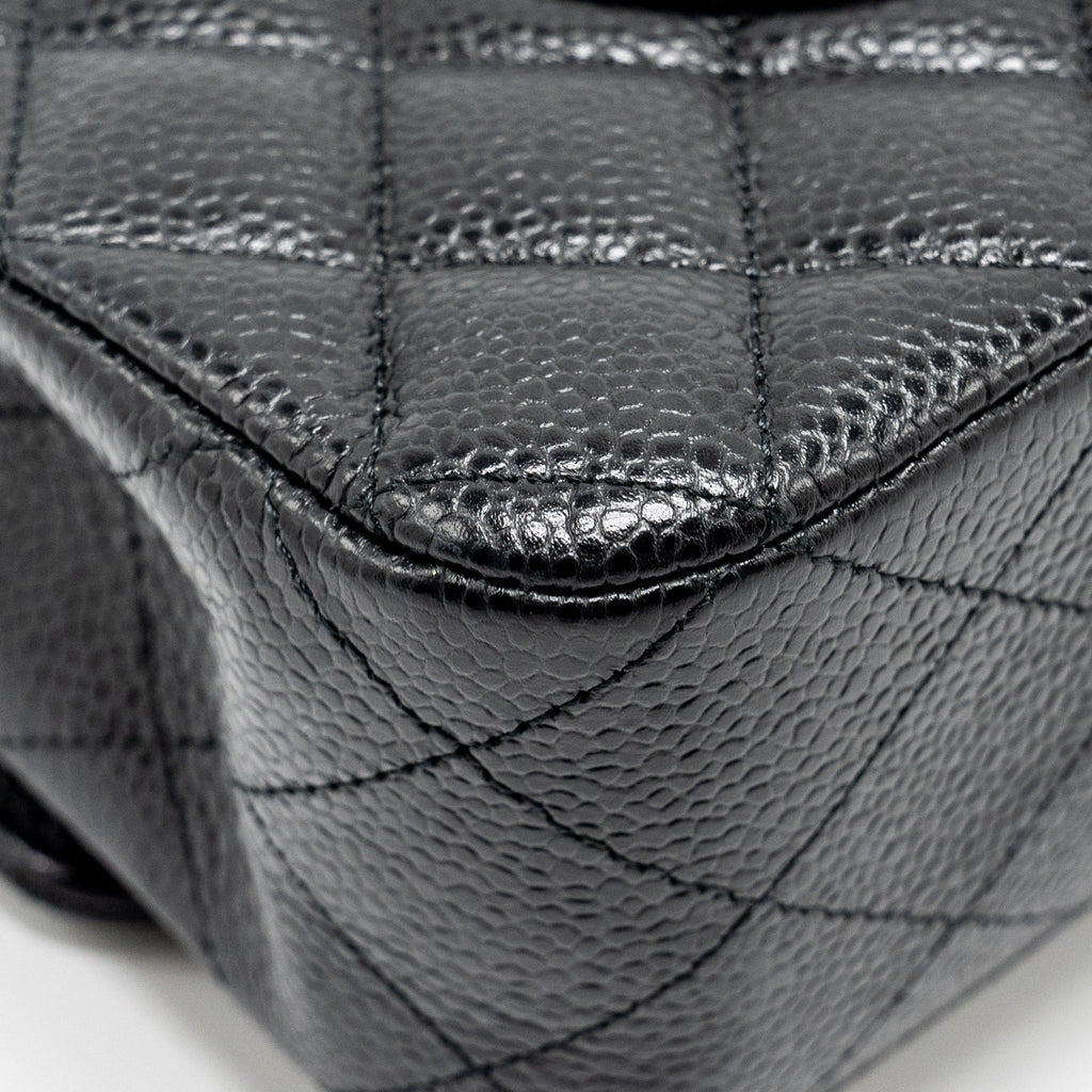 CHANEL MEDIUM CLASSIC DOUBLE FLAP BAG CAVIAR BLACK GHW