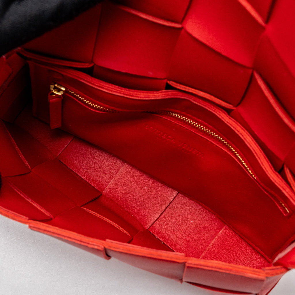 BOTTEGA VENETA CASSETTE BAG LAMBSKIN RED GHW