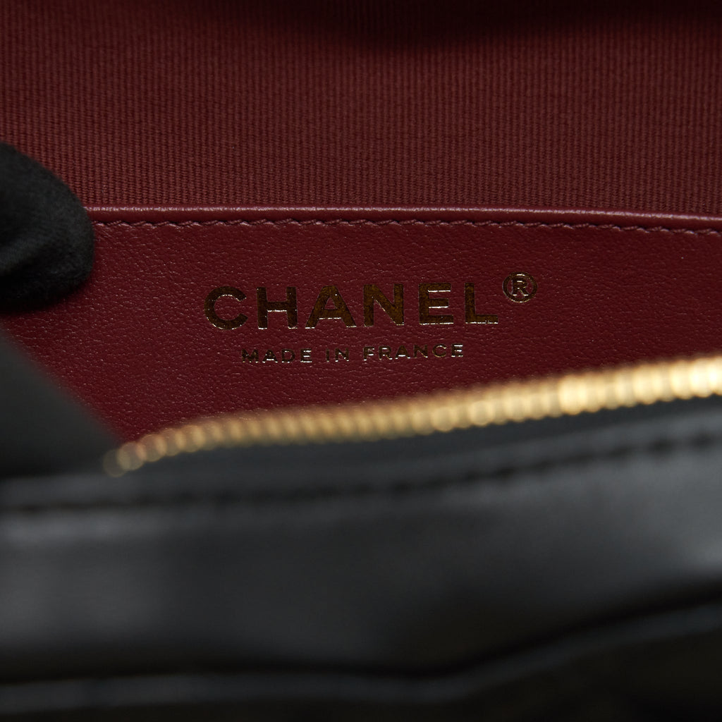 CHANEL 22S HEART BAG LAMBSKIN BLACK LGHW (MICROCHIP)