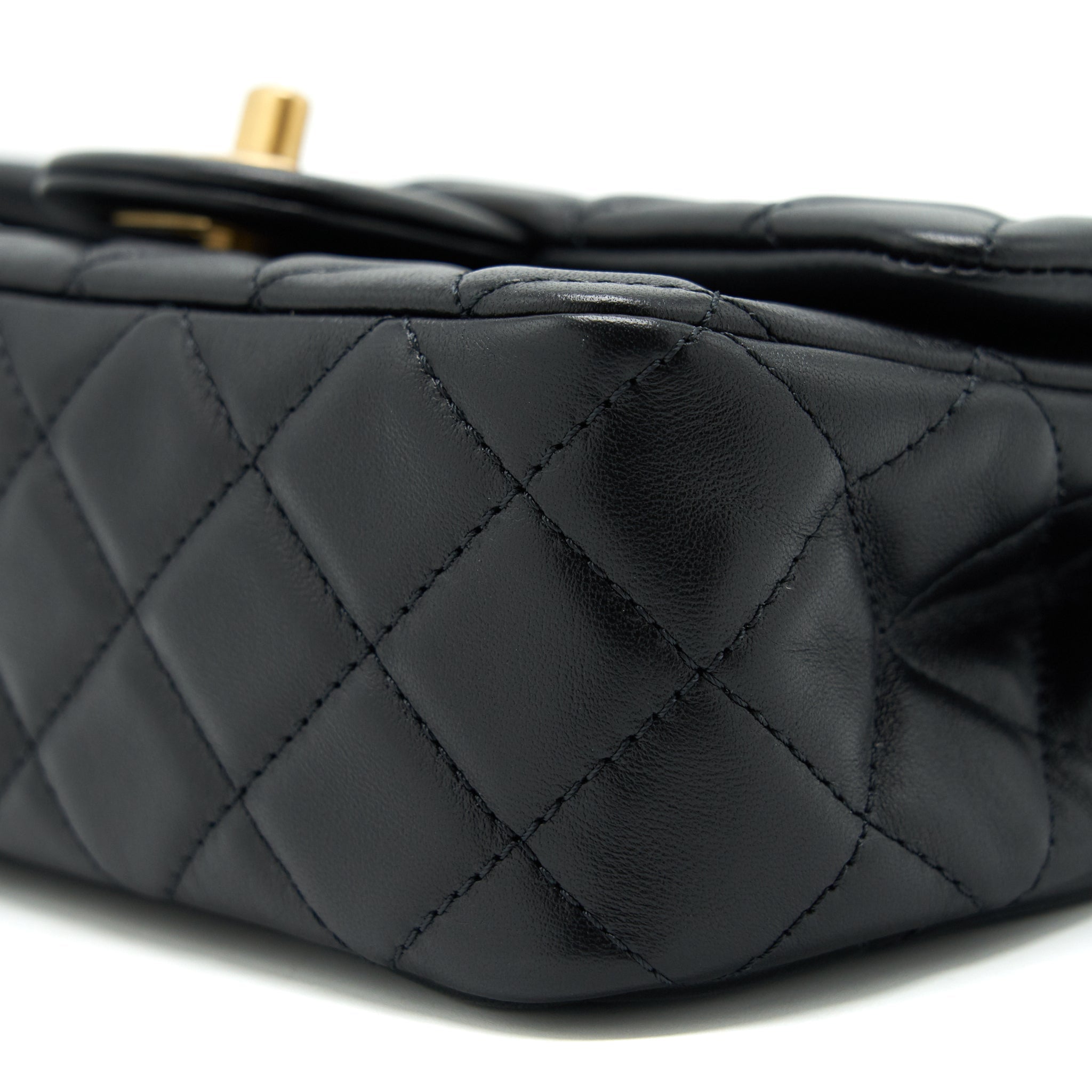CHANEL 22C PEARL CRUSH MINI RECTANGULAR LAMBSKIN BLACK GHW (MICROCHIP)