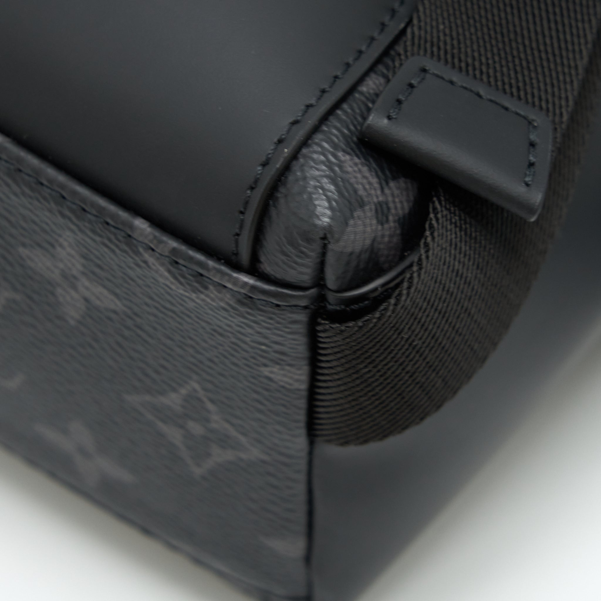 LOUIS VUITTON ECLIPSE VOYAGER MESSENGER BAG MONOGRAM CANVAS BLACK YEAR 2020