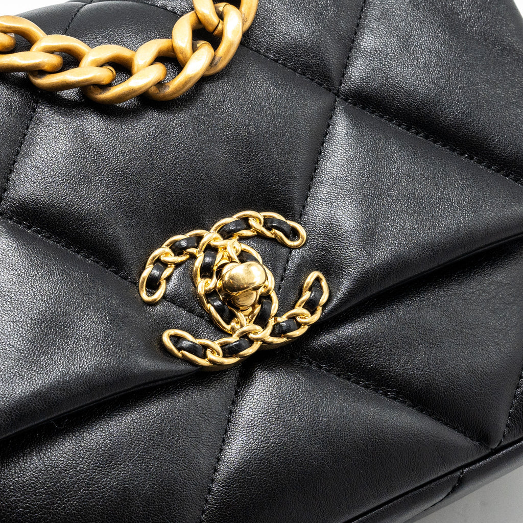 CHANEL SMALL 19 BAG LAMBSKIN BLACK MULTICOLOUR HARDWARE (MICROCHIP)