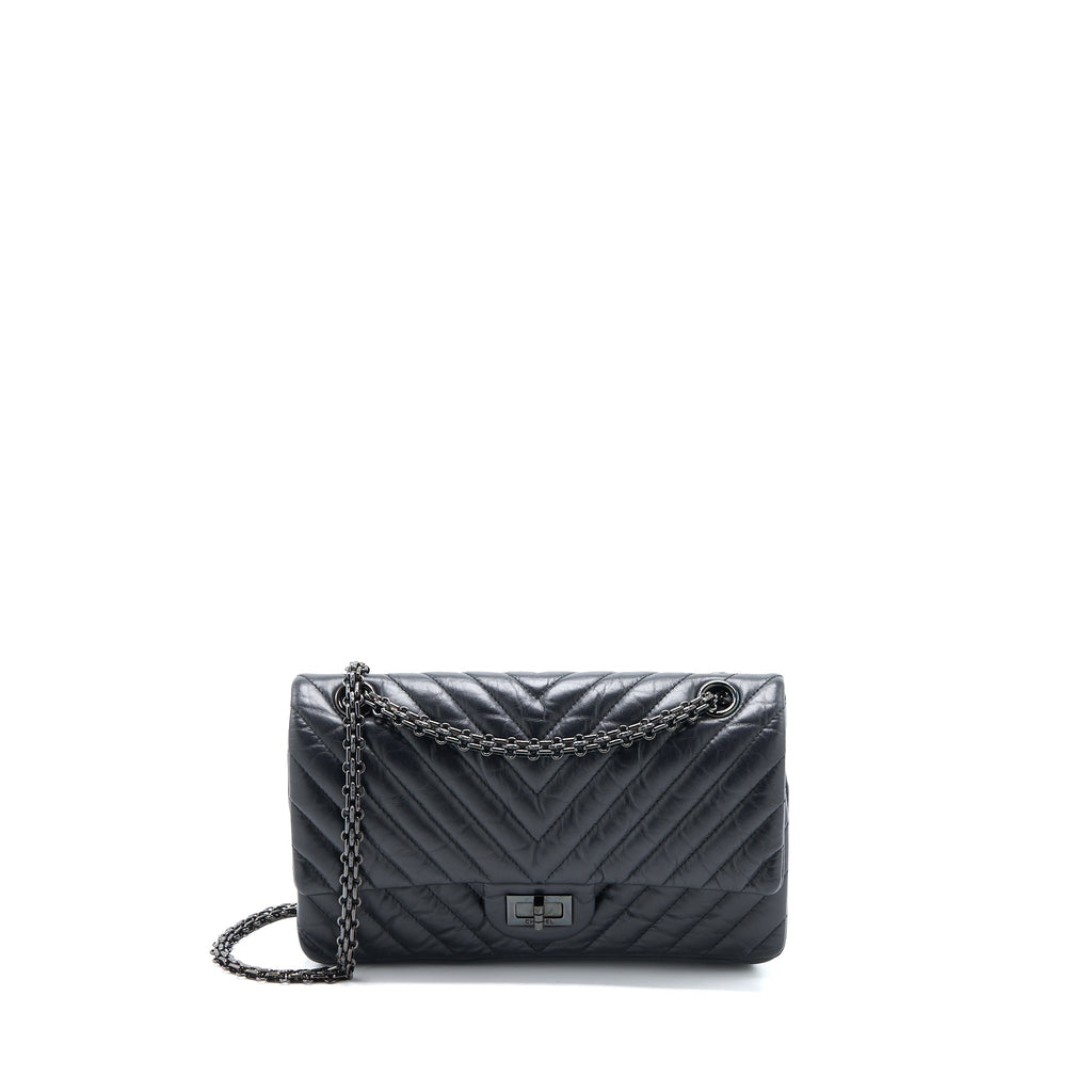 CHANEL 2.55 REISSUE SMALL DOUBLE FLAP BAG CHEVRON AGED CALFSKIN BLACK WITH BLACK HARDWARE