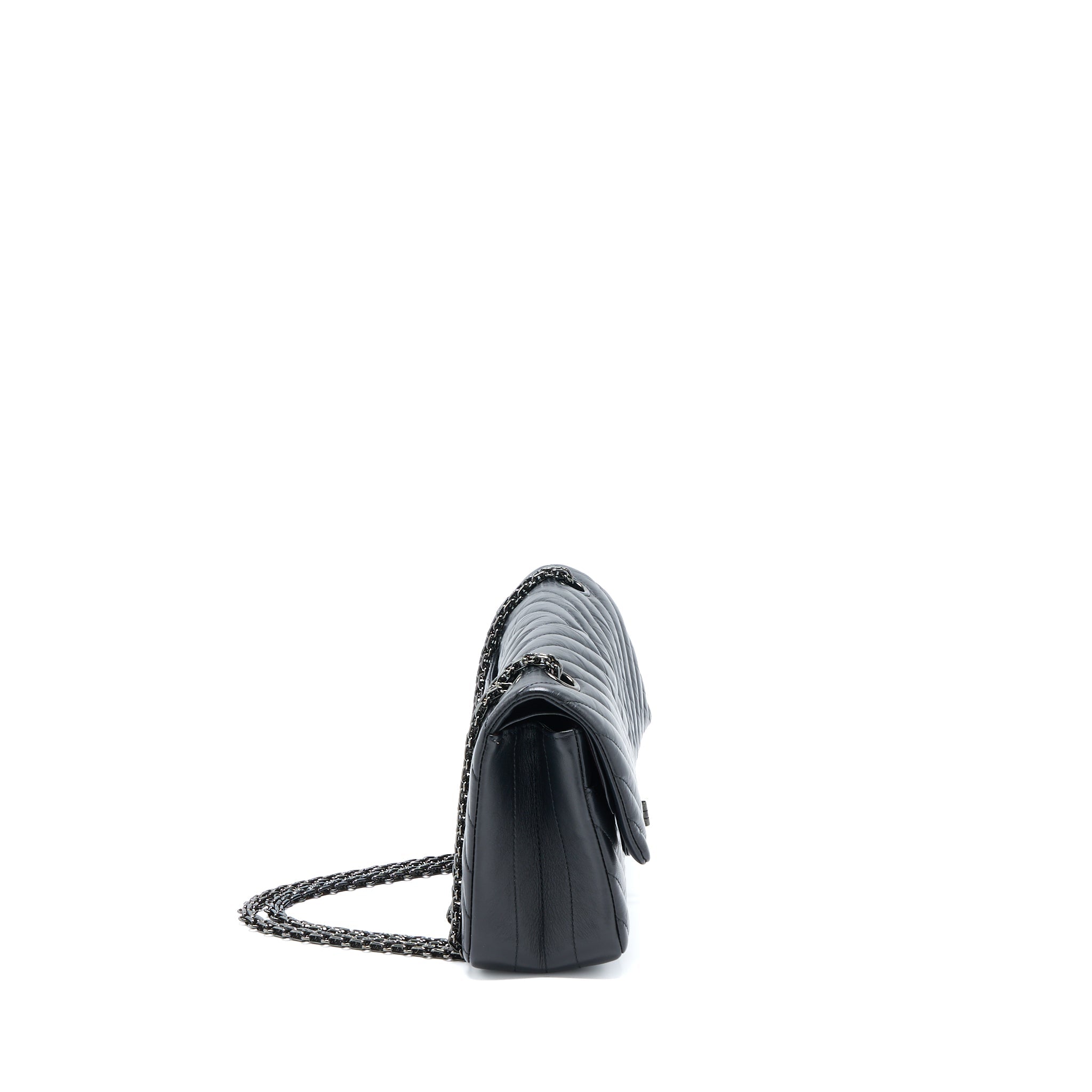 CHANEL 2.55 REISSUE SMALL DOUBLE FLAP BAG CHEVRON AGED CALFSKIN BLACK WITH BLACK HARDWARE