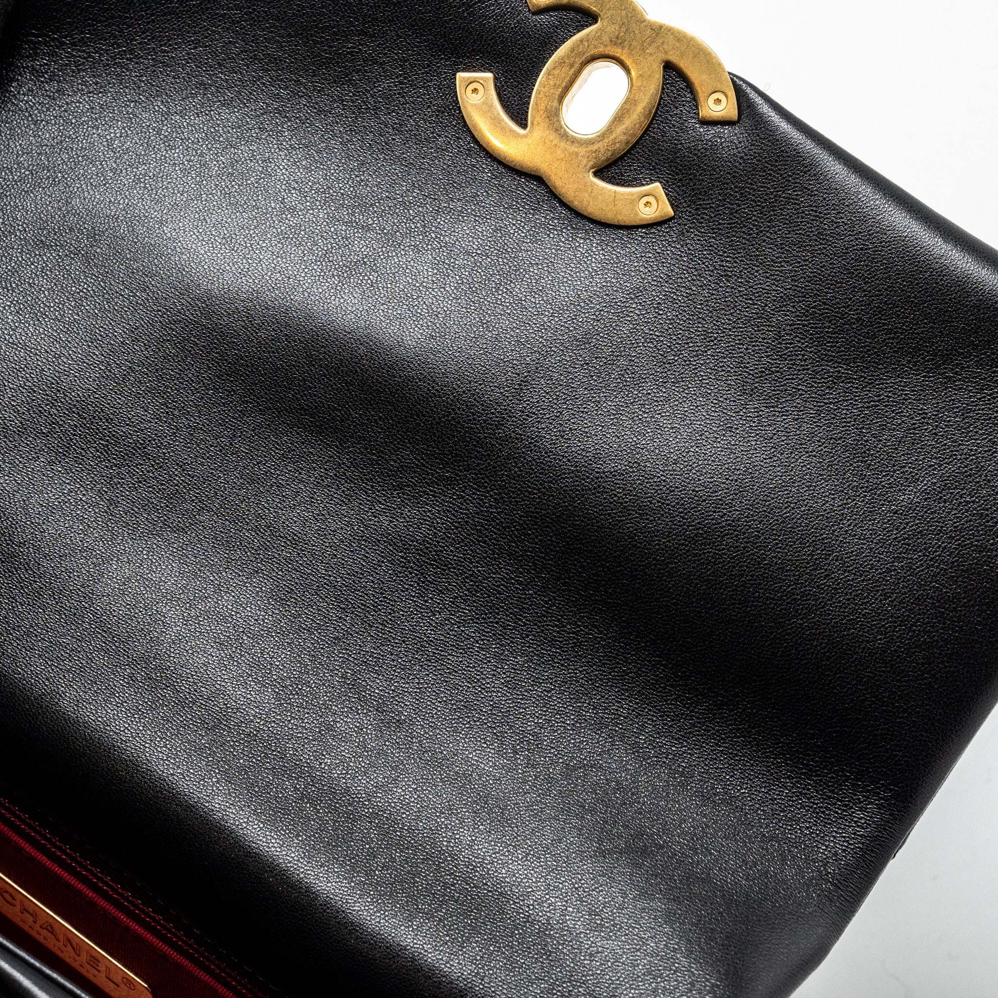 CHANEL SMALL 19 BAG LAMBSKIN BLACK MULTICOLOUR HARDWARE (MICROCHIP)