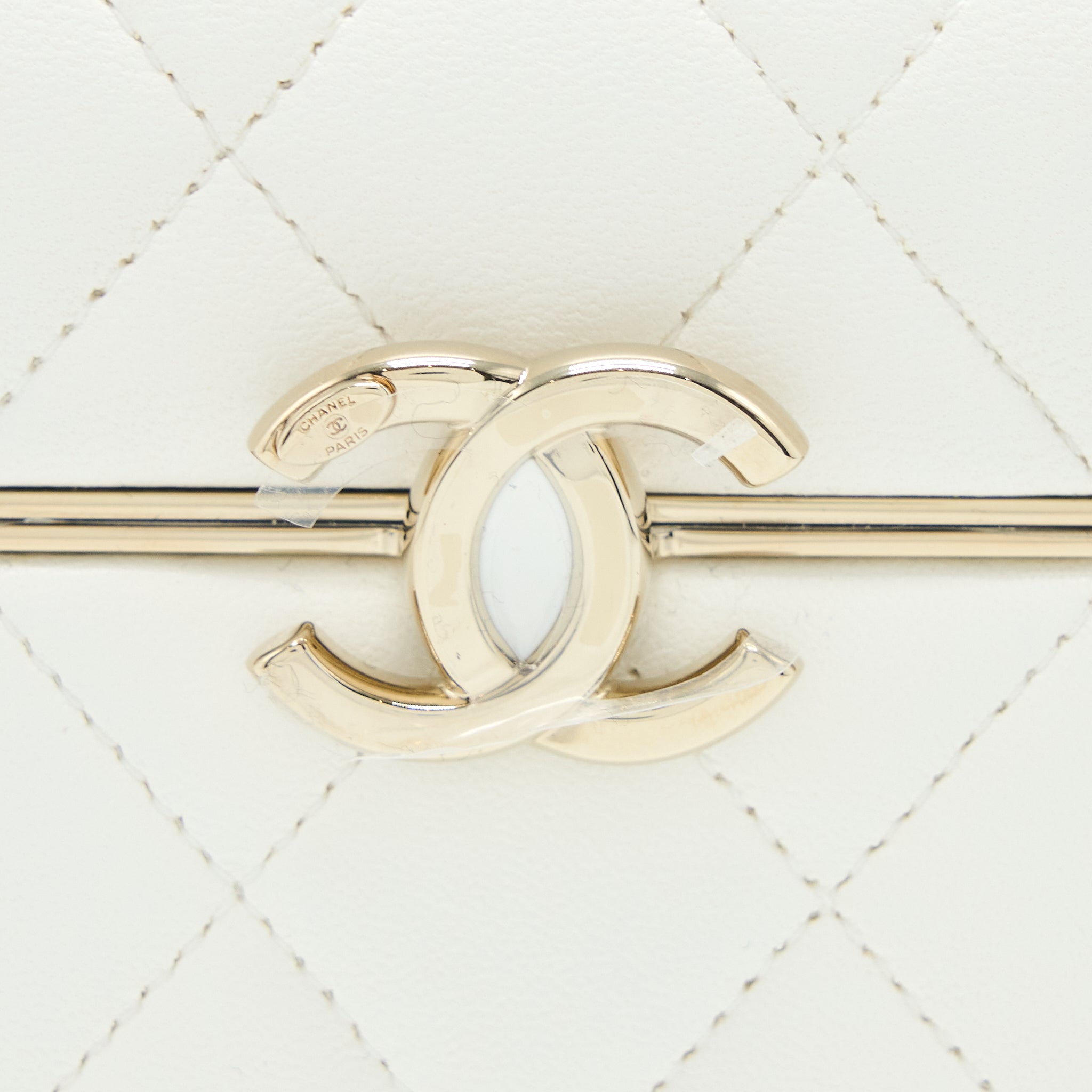 CHANEL 22P QUILTED MINI BOX VANITY WITH CHAIN LAMBSKIN WHITE LGHW
