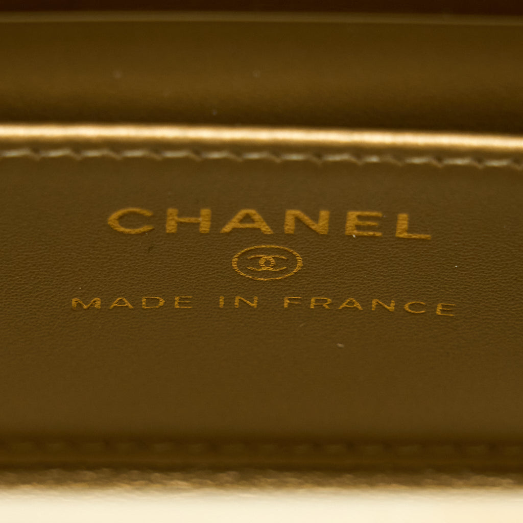 CHANEL 22P QUILTED MINI BOX VANITY WITH CHAIN LAMBSKIN WHITE LGHW