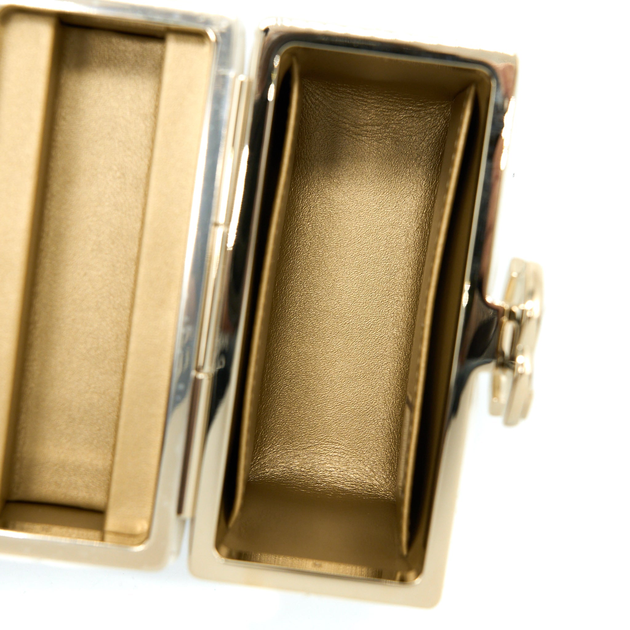 CHANEL 22P QUILTED MINI BOX VANITY WITH CHAIN LAMBSKIN WHITE LGHW