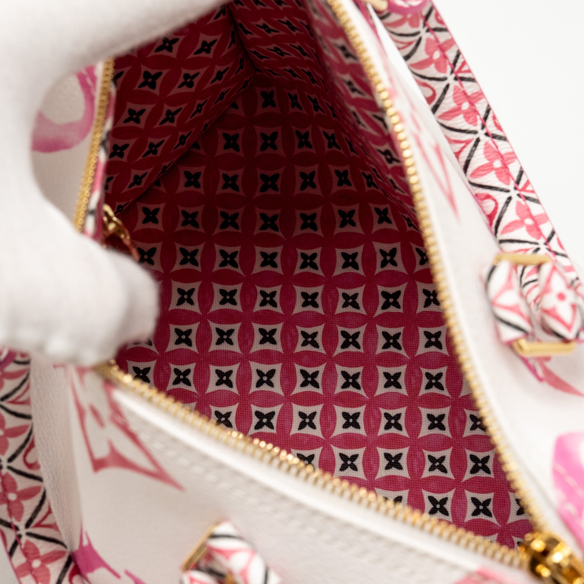 LOUIS VUITTON BY THE POOL SPEEDY BANDOULIERE 25 GIANT MONOGRAM CANVAS PINK/WHITE GHW