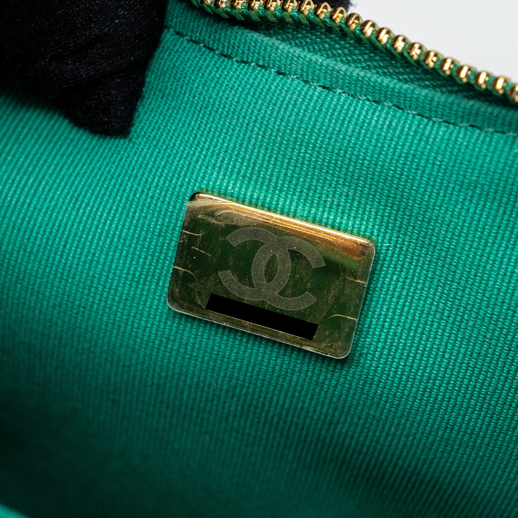 CHANEL SMALL MOON HOBO LAMBSKIN GREEN LGHW (MICROCHIP)