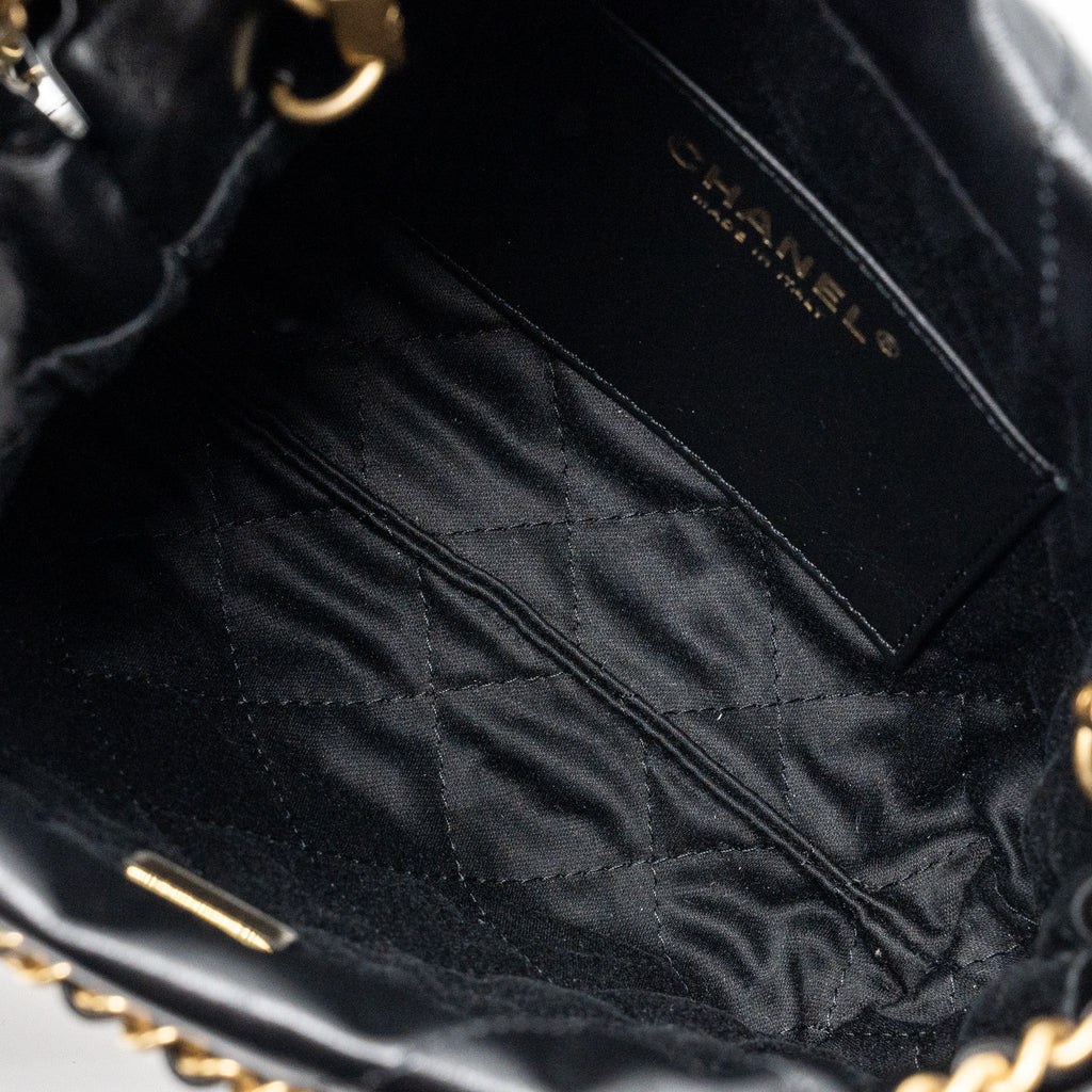 CHANEL MINI 22 BAG SHINY CALFSKIN BLACK GHW (MICROCHIP)