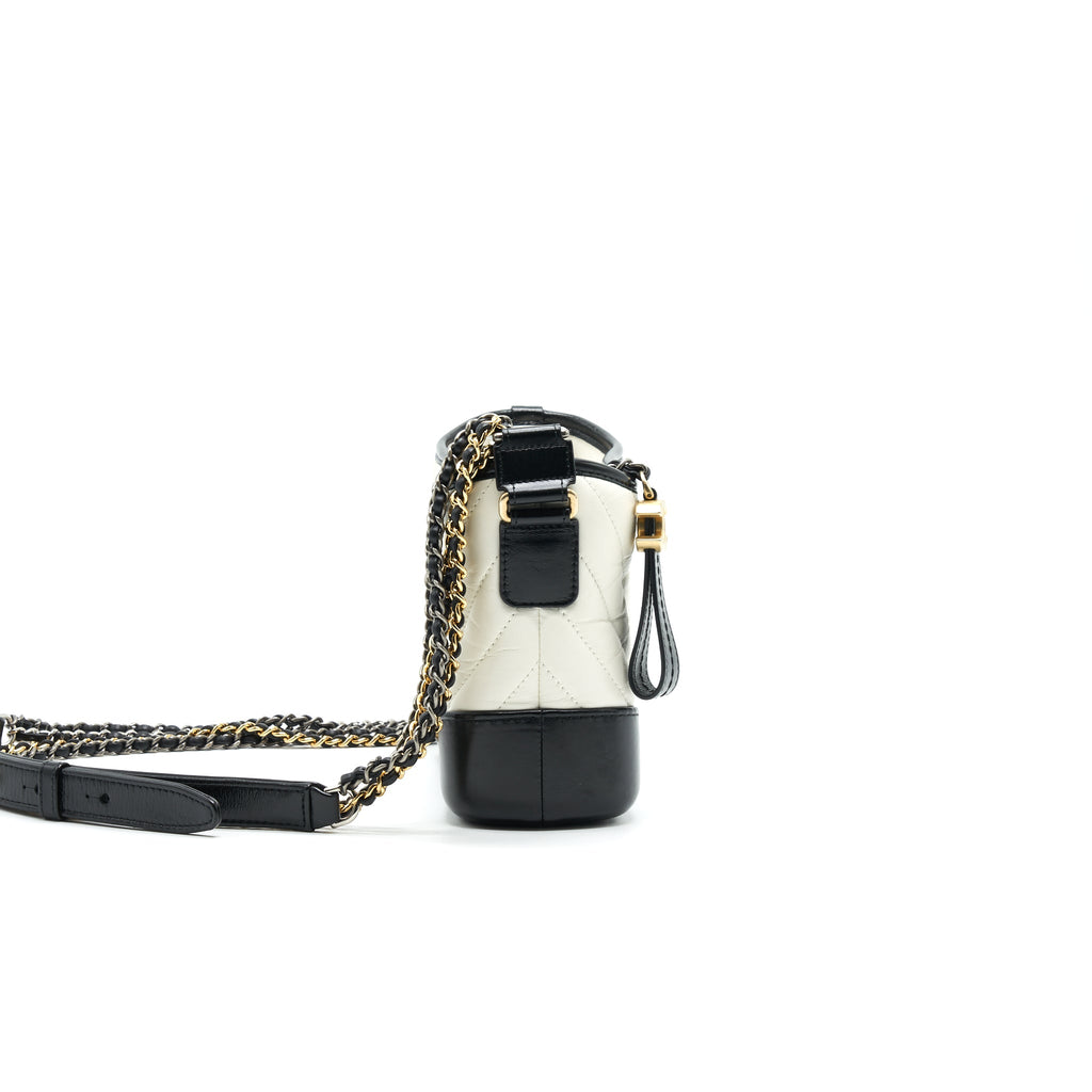 CHANEL CHEVRON SMALL GABRIELLE HOBO BAG WHITE/ BLACK
