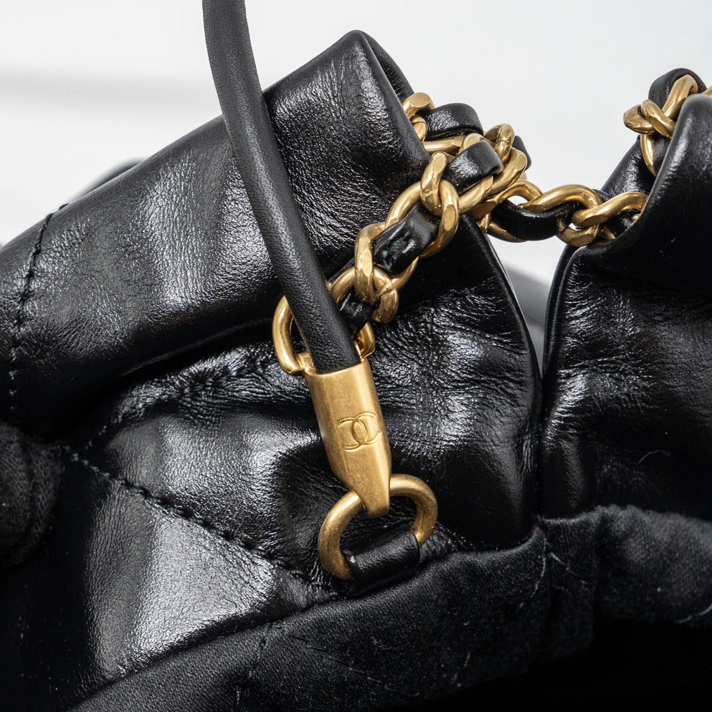 CHANEL MINI 22 BAG SHINY CALFSKIN BLACK GHW (MICROCHIP)