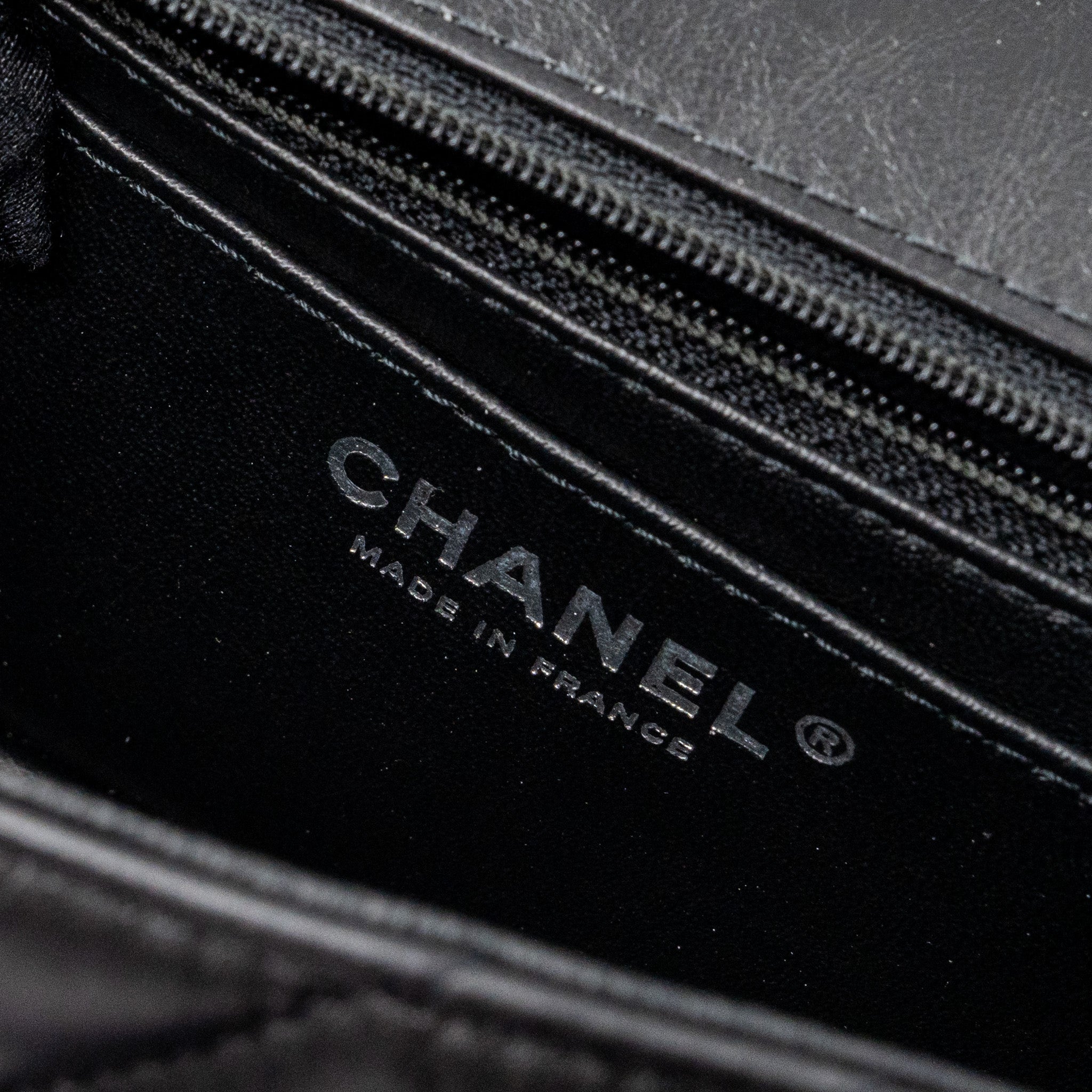 CHANEL MINI 2.55 REISSUE FLAP BAG CHEVRON CALFSKIN SO BLACK