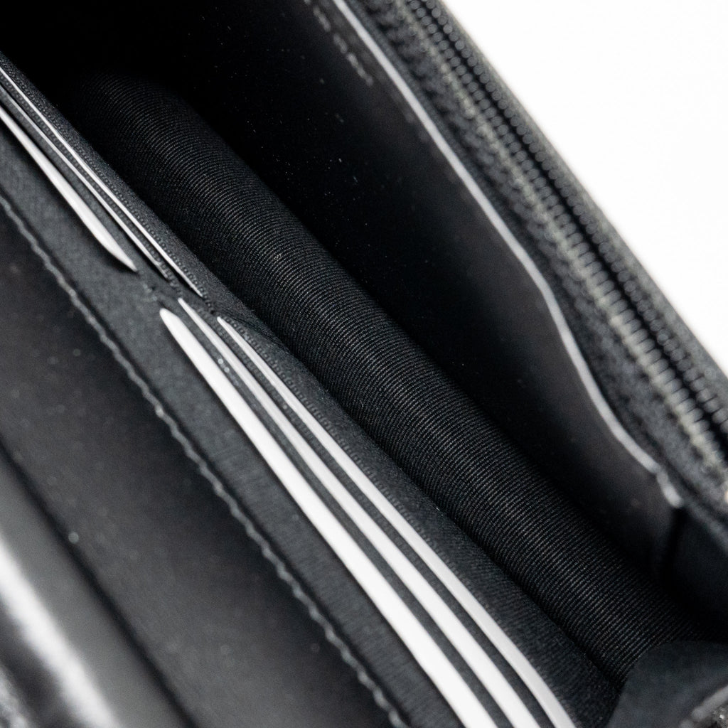 CHANEL BOY WALLET ON CHAIN CAVIAR BLACK RUTHENIUM SHW (MICROCHIP)