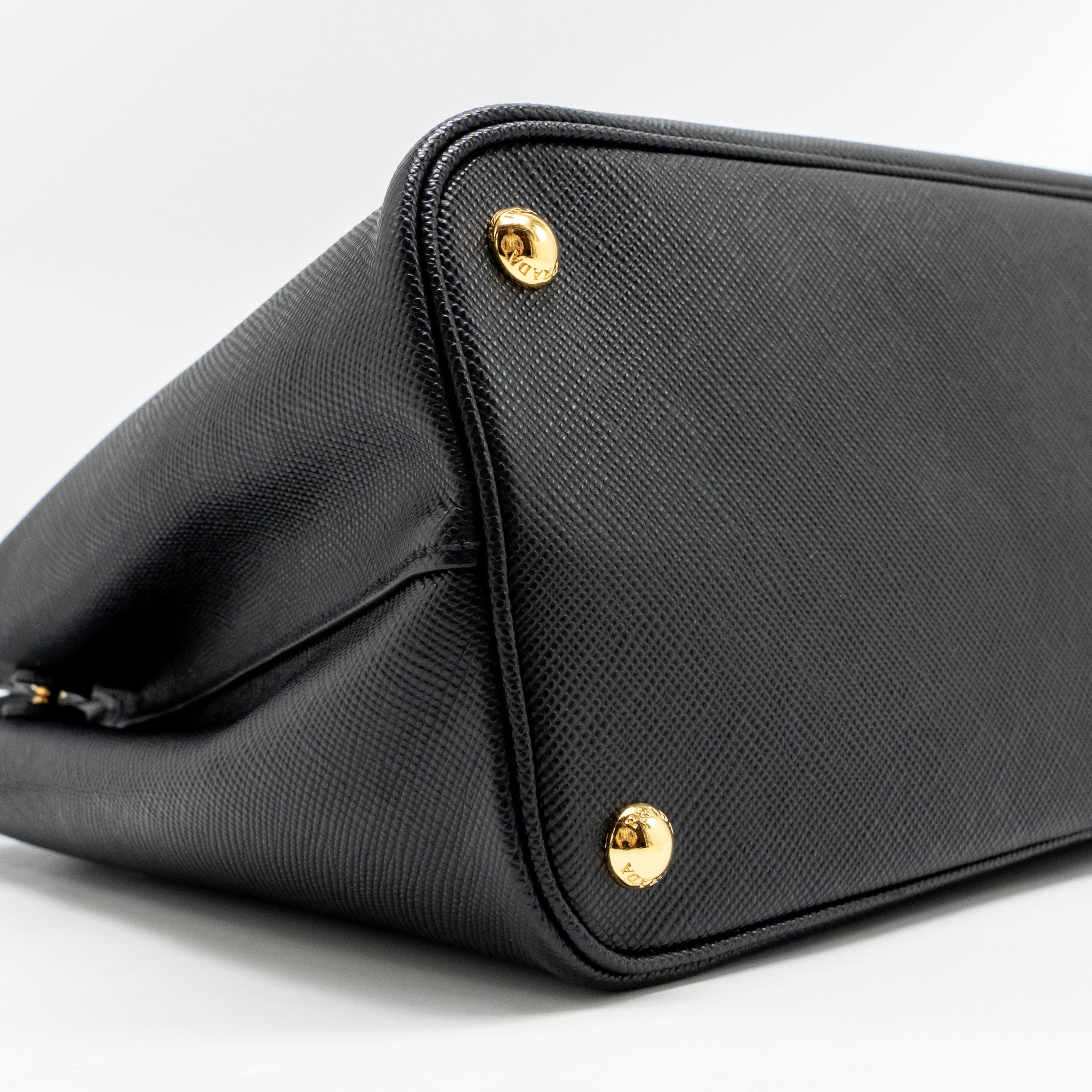 PRADA MEDIUM SAFFIANO CUIR TOTE BAG LEATHER BLACK/FUOCO GHW