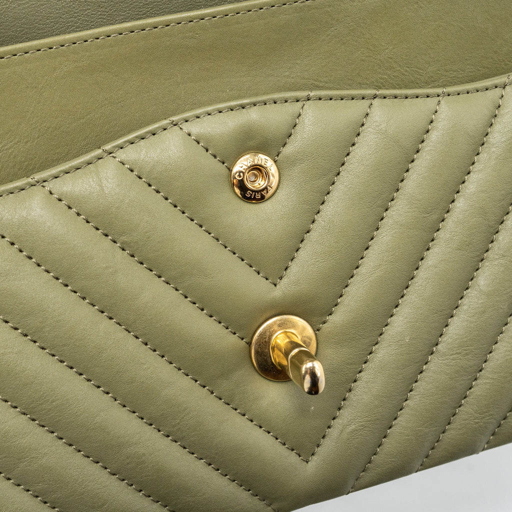 CHANEL MEDIUM CLASSIC DOUBLE FLAP BAG CHEVRON CALFSKIN GREEN GHW