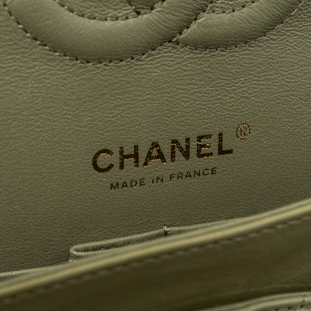CHANEL MEDIUM CLASSIC DOUBLE FLAP BAG CHEVRON CALFSKIN GREEN GHW