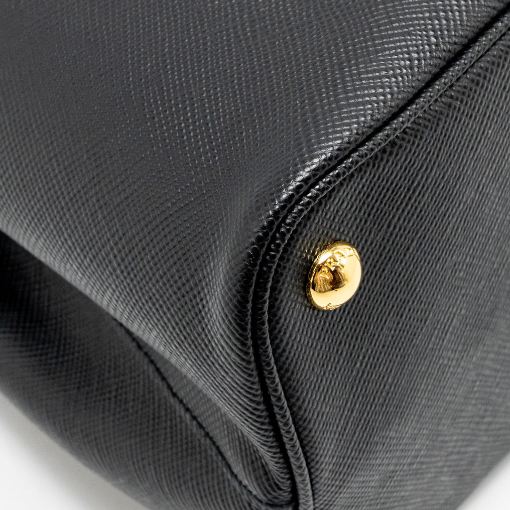 PRADA MEDIUM SAFFIANO CUIR TOTE BAG LEATHER BLACK/FUOCO GHW
