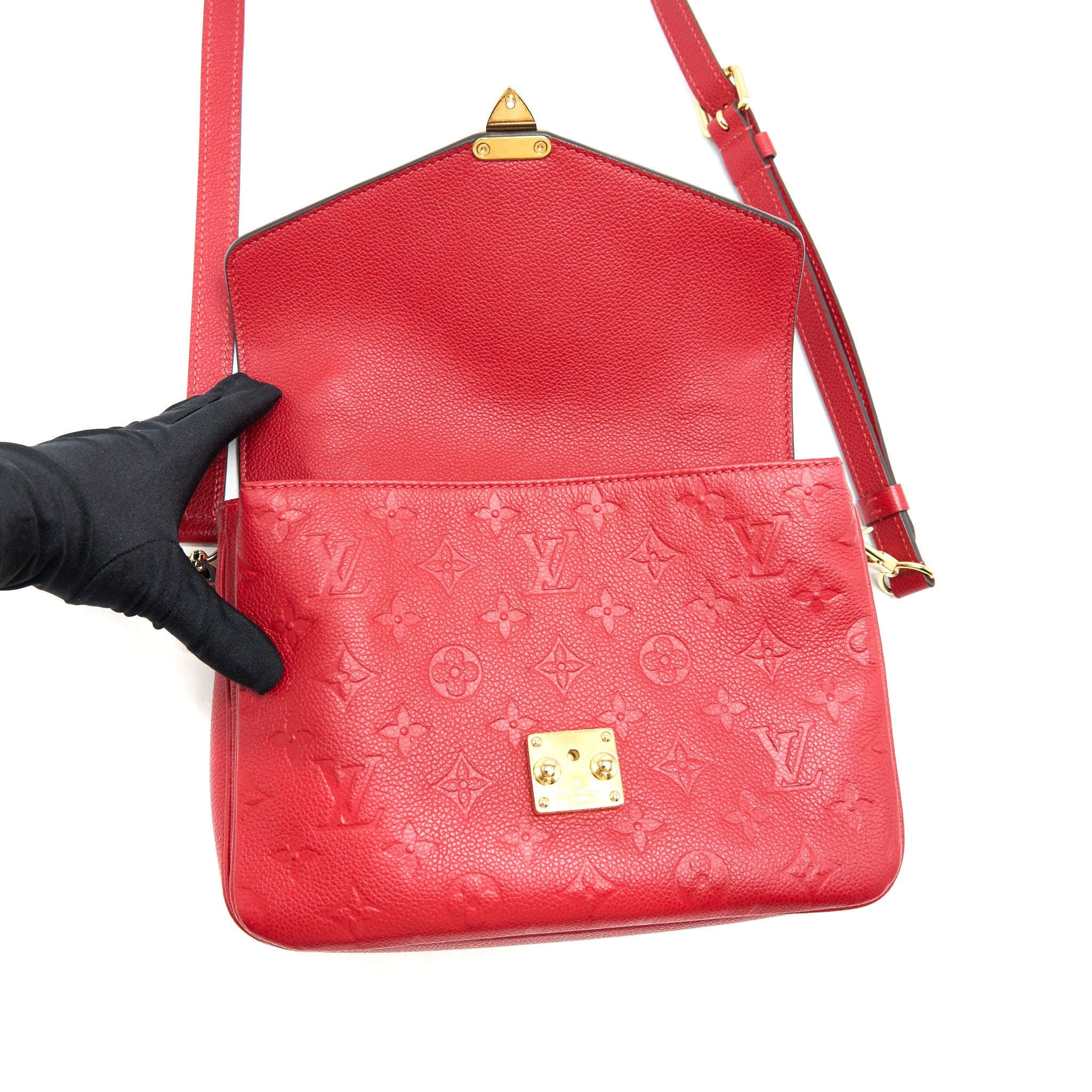 LOUIS VUITTON POCHETTE METIS LEATHER BAG RED