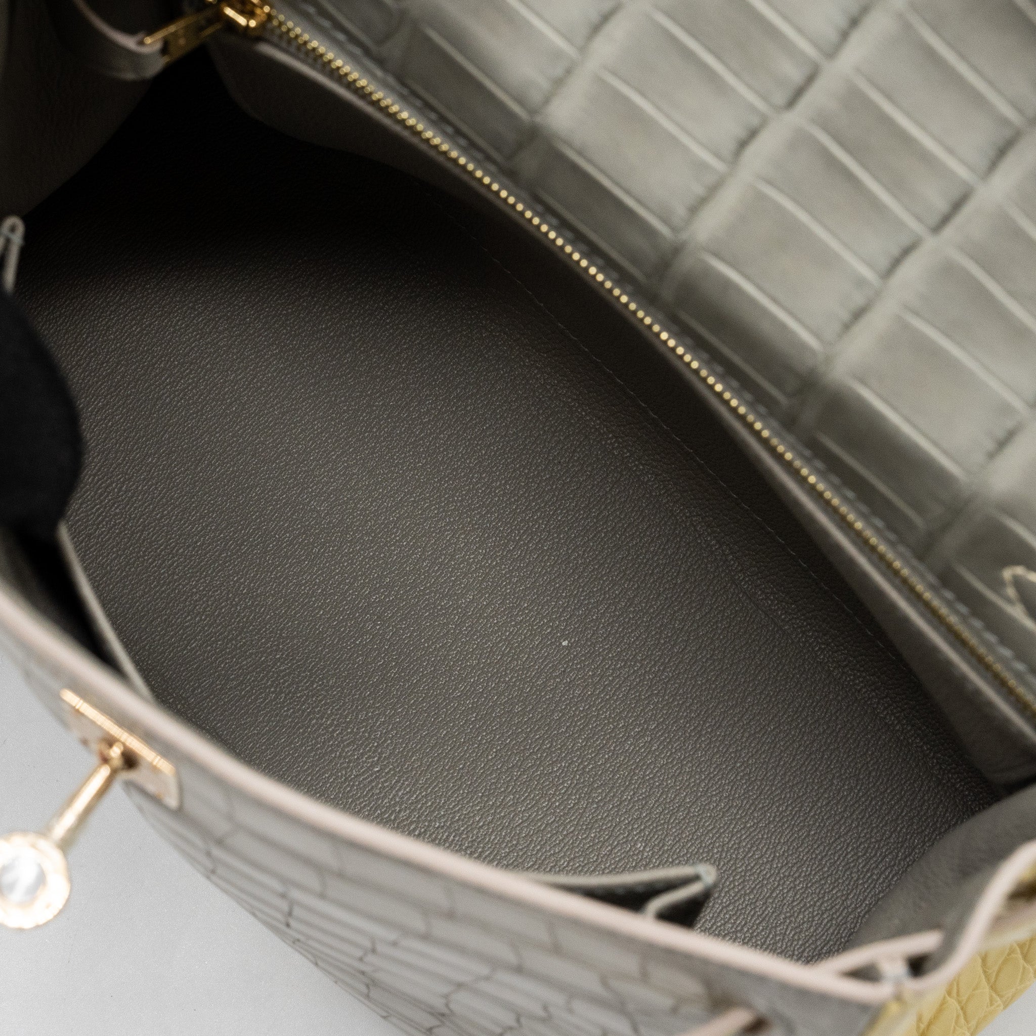HERMES KELLY 25 ALLIGATOR MISSISSIPPIENSIS MATT GRIS PERLE / VANIELLE LGHW