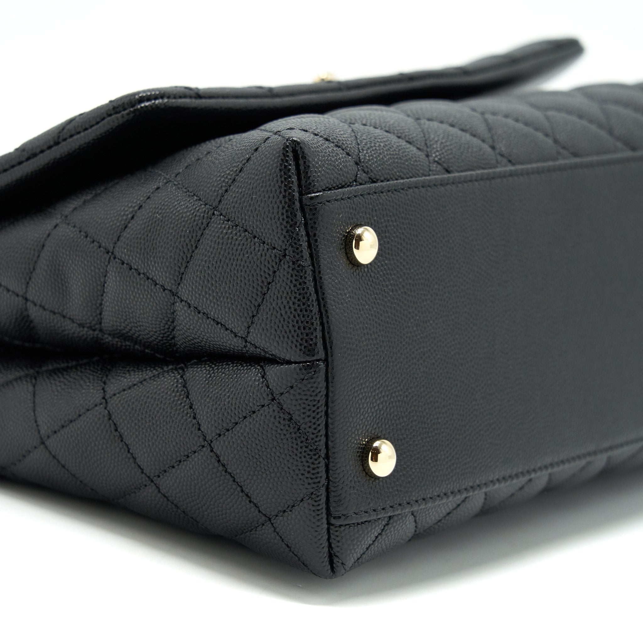 CHANEL MEDIUM COCO HANDLE CAVIAR BLACK LGHW