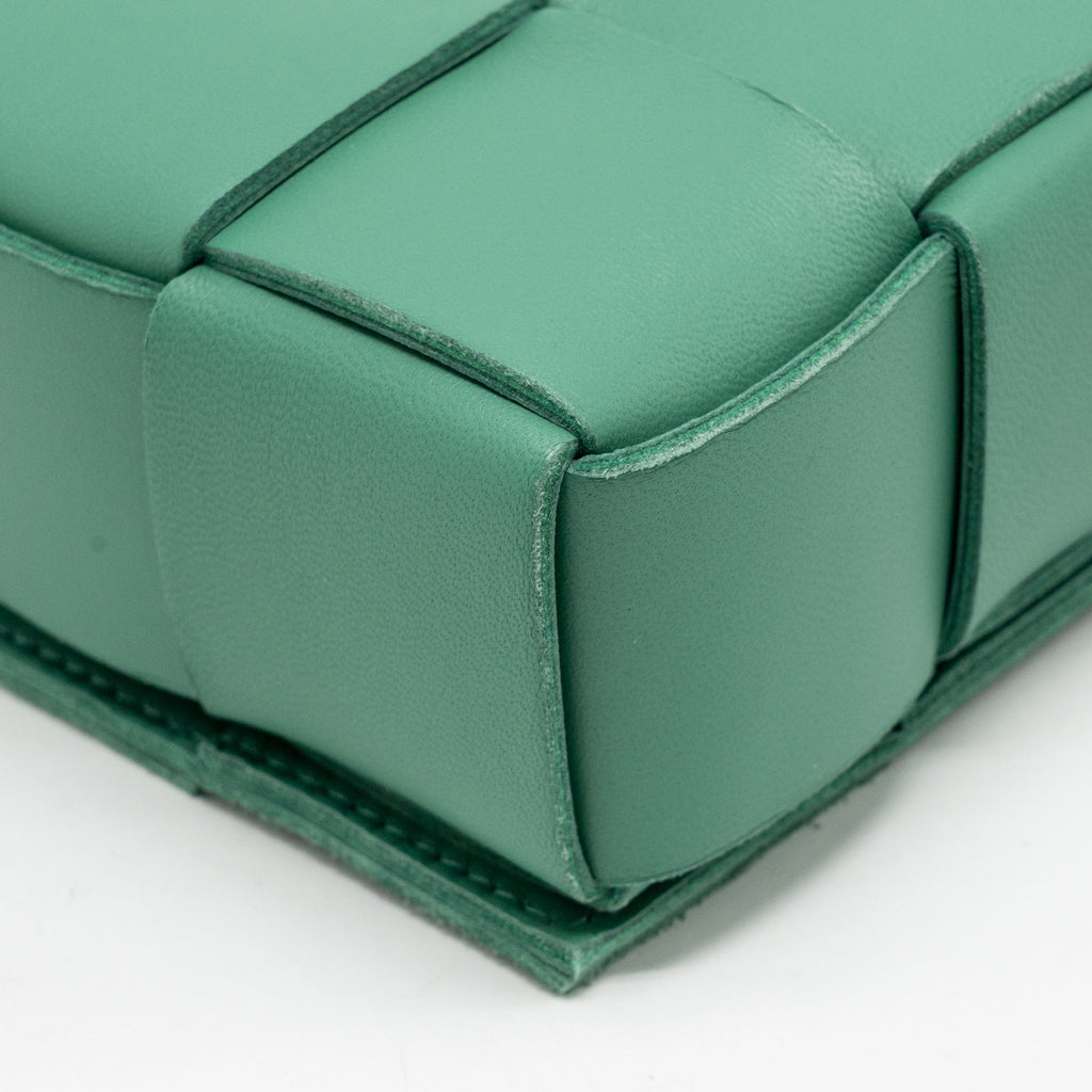 BOTTEGA VENETA CASSETTE BAG LAMBSKIN GREEN GHW