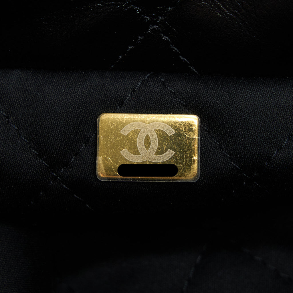 CHANEL MEDIUM 22 BAG GOLD LETTER SHINY CALFSKIN BLACK BRUSHED GHW(MICROCHIP)