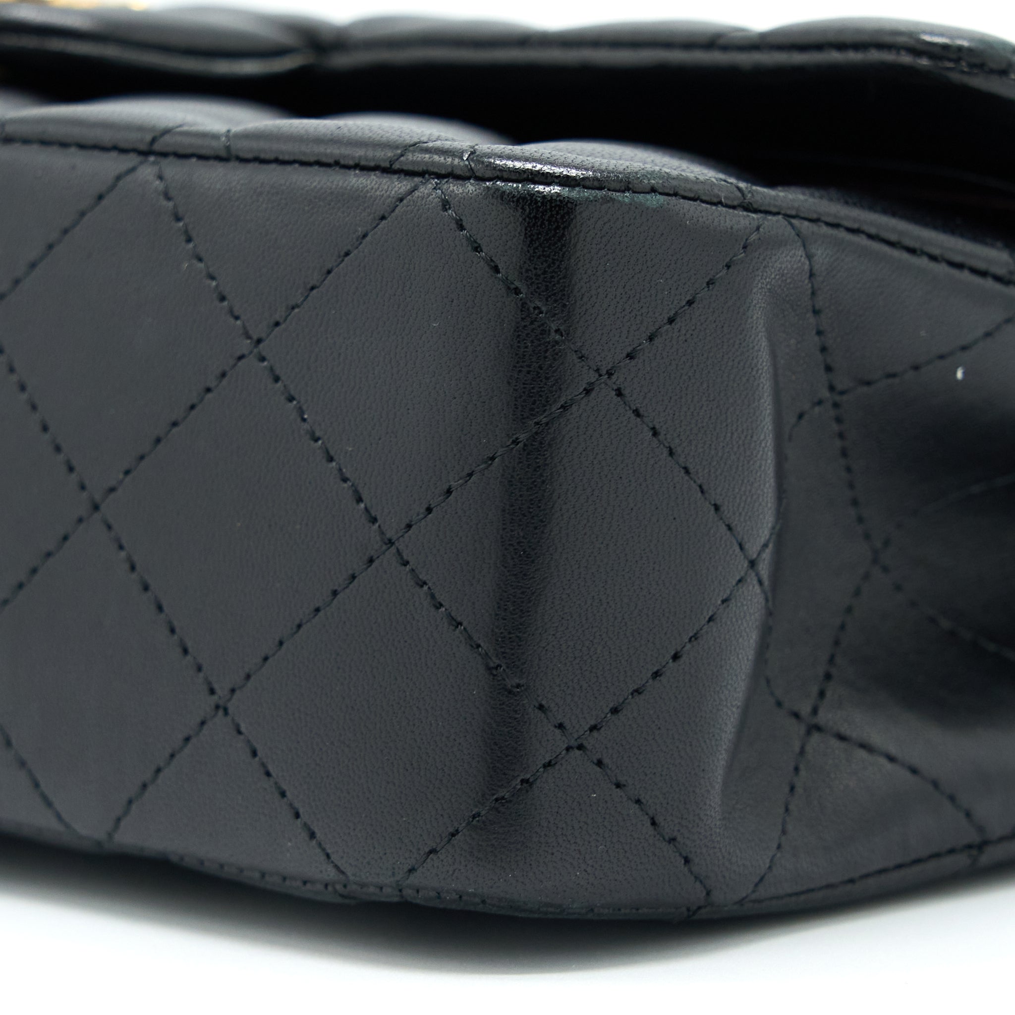 CHANEL MEDIUM CLASSIC DOUBLE FLAP BAG LAMBSKIN BLACK GHW