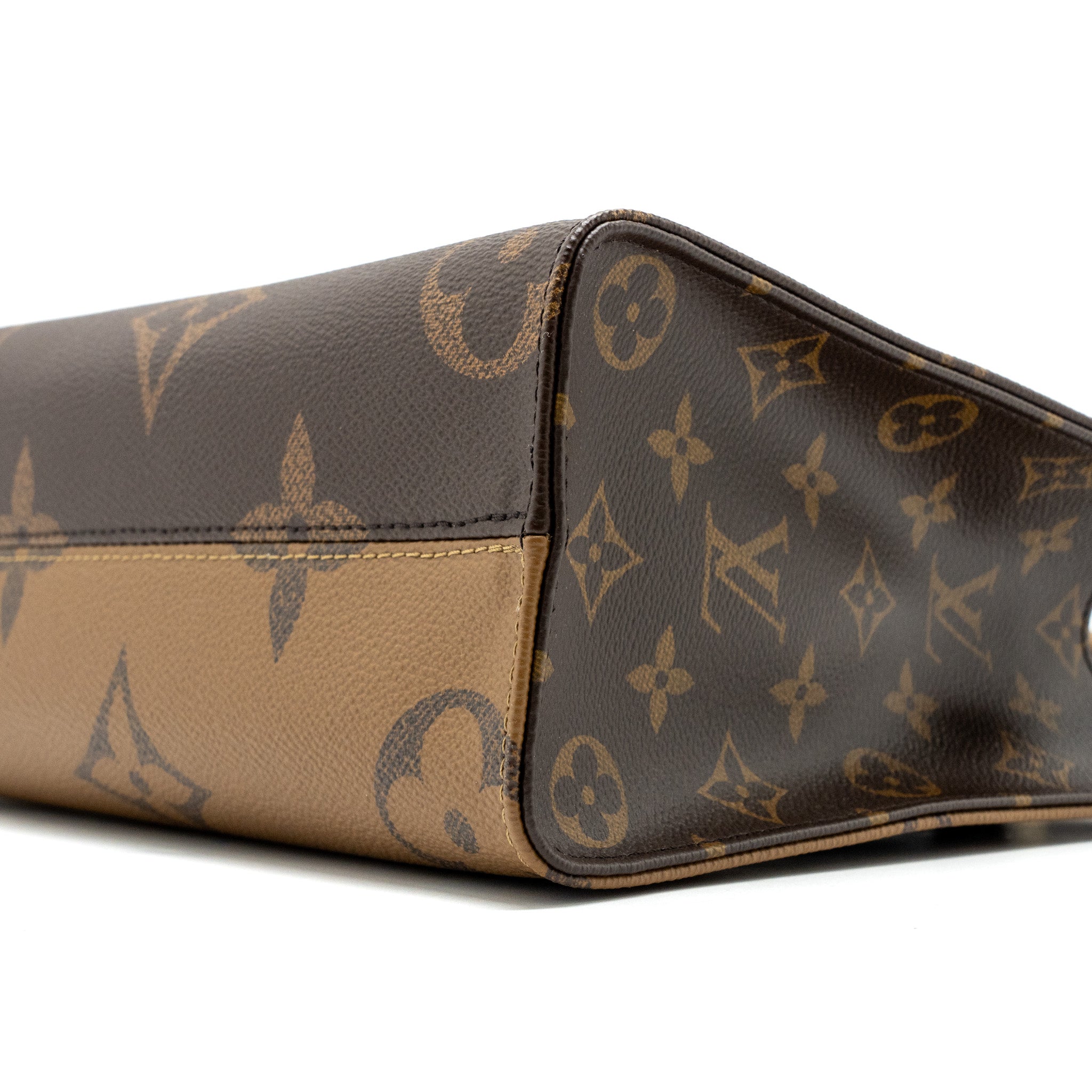 LOUIS VUITTON ONTHEGO PM MONOGRAM CANVAS GHW (NEW VERSION)