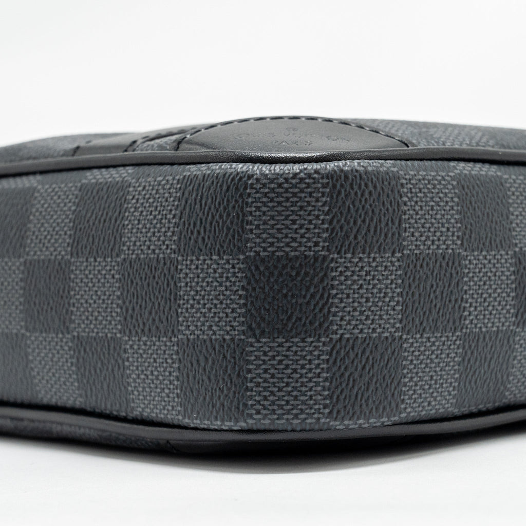 LOUIS VUITTON POCHETTE KASAI CLUTCH BAG DAMIER GRAPHITE CANVAS SO BLACK