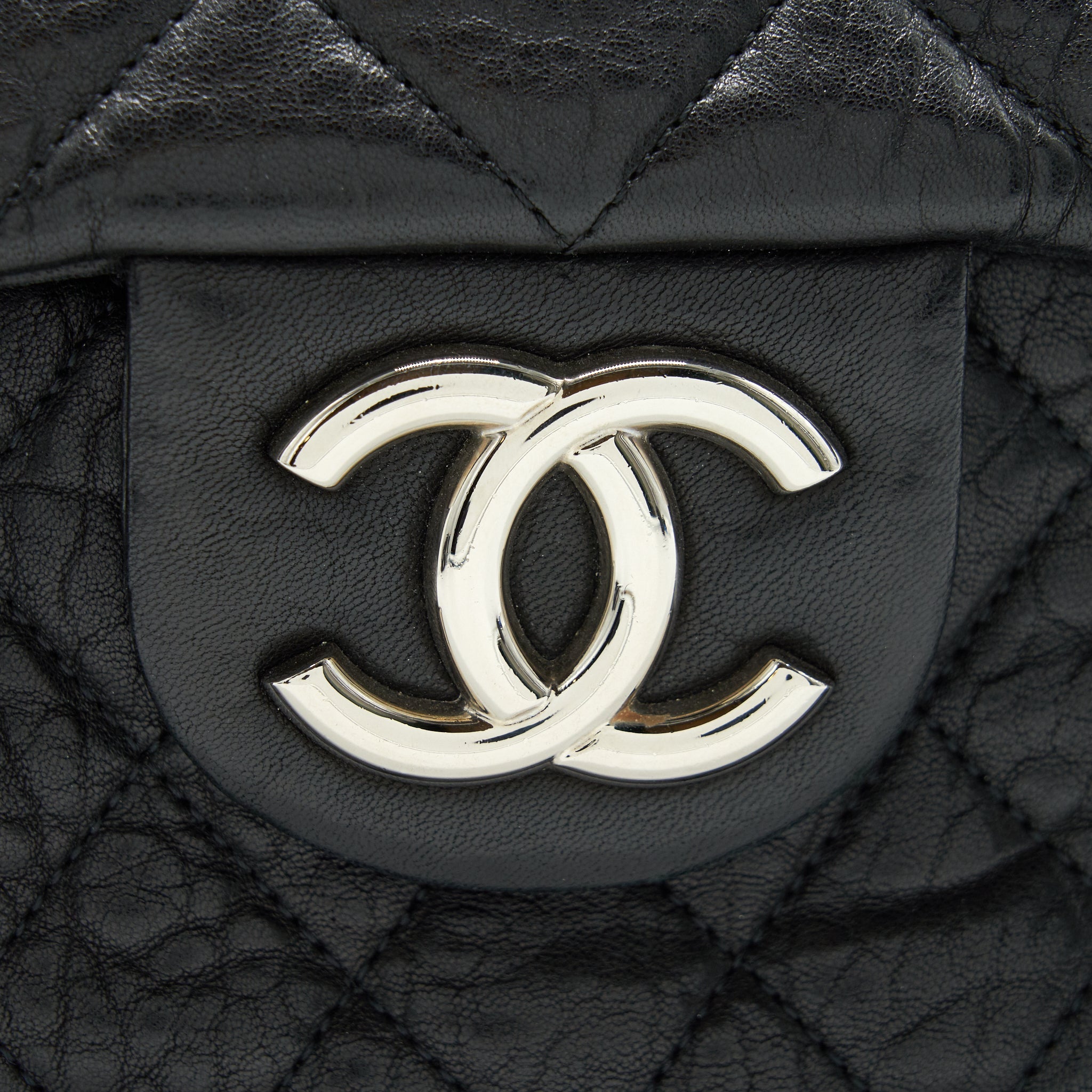CHANEL QUILTED LEATHER WITH CHAIN SHOULDER BAG XL BLACK SHW
