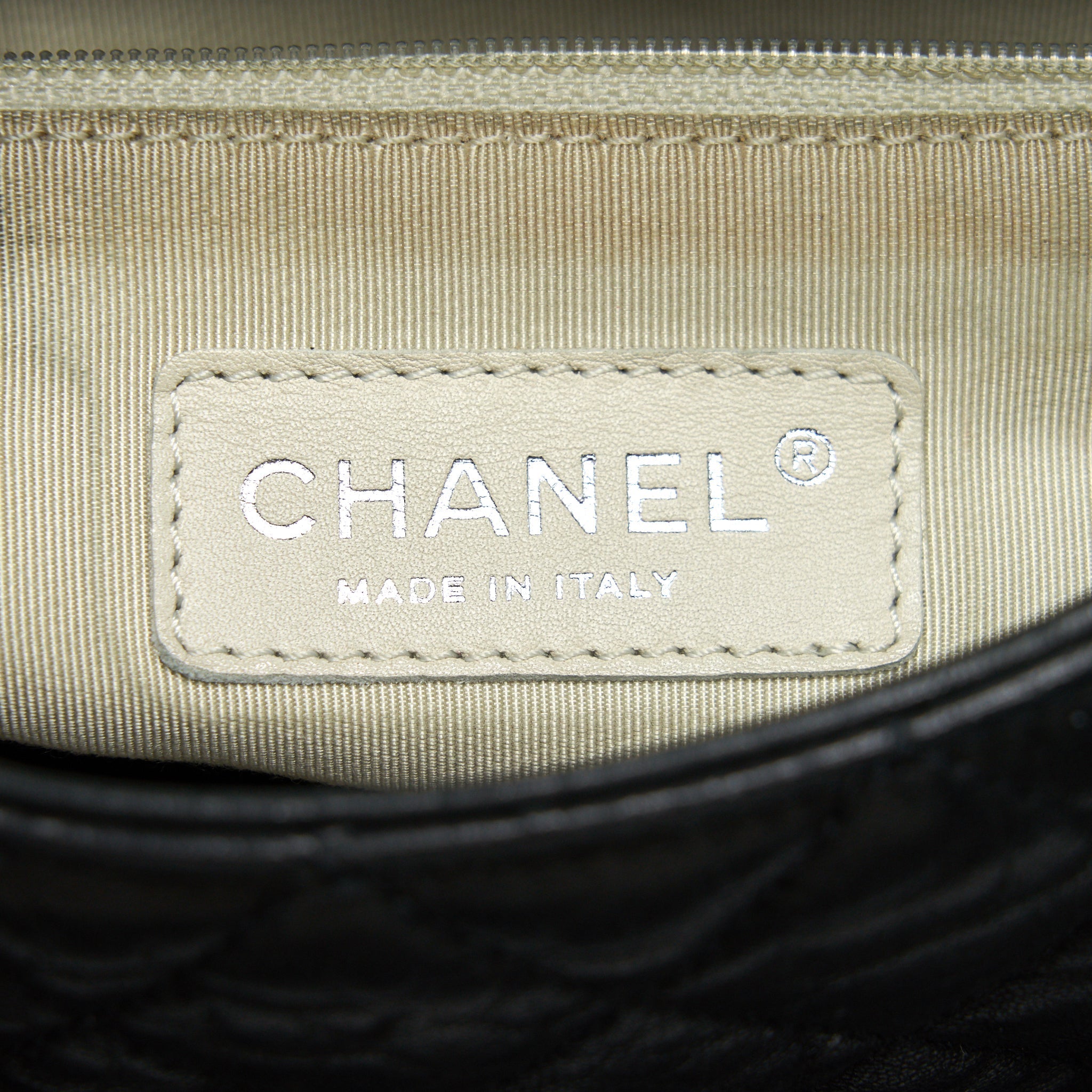 CHANEL QUILTED LEATHER CHAIN AROUND MAXI BLACK RUTHENIUM HARDWARE