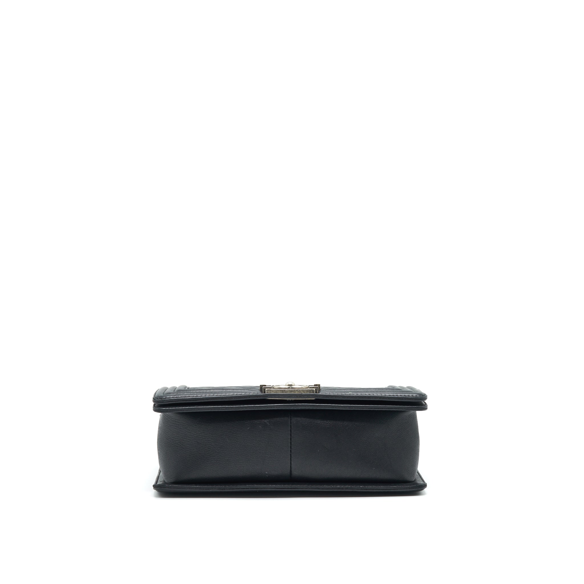 CHANEL MEDIUM BOY CHANEL HANDBAG BLACK RUTHENIUM HARDWARE
