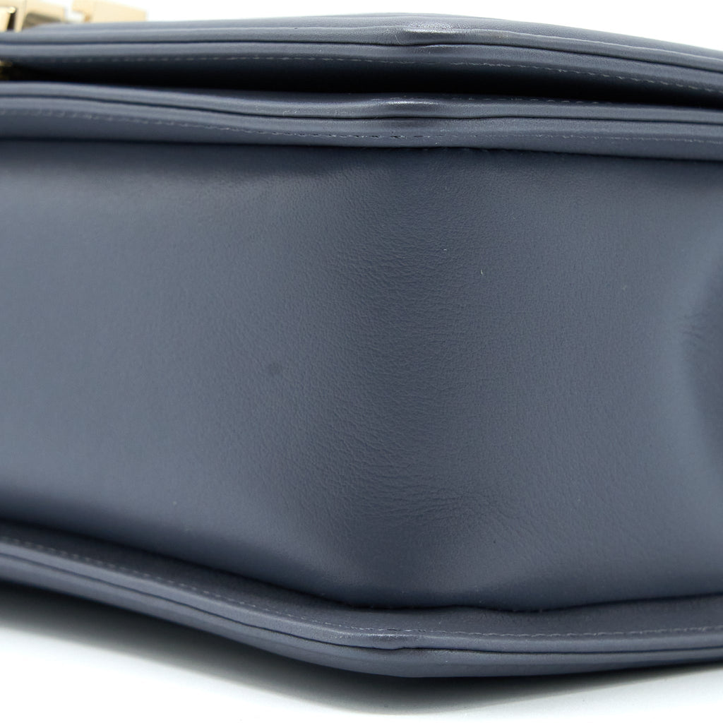 CHANEL MEDIUM BOY BAG CHEVRON CALFSKIN GREY LGHW