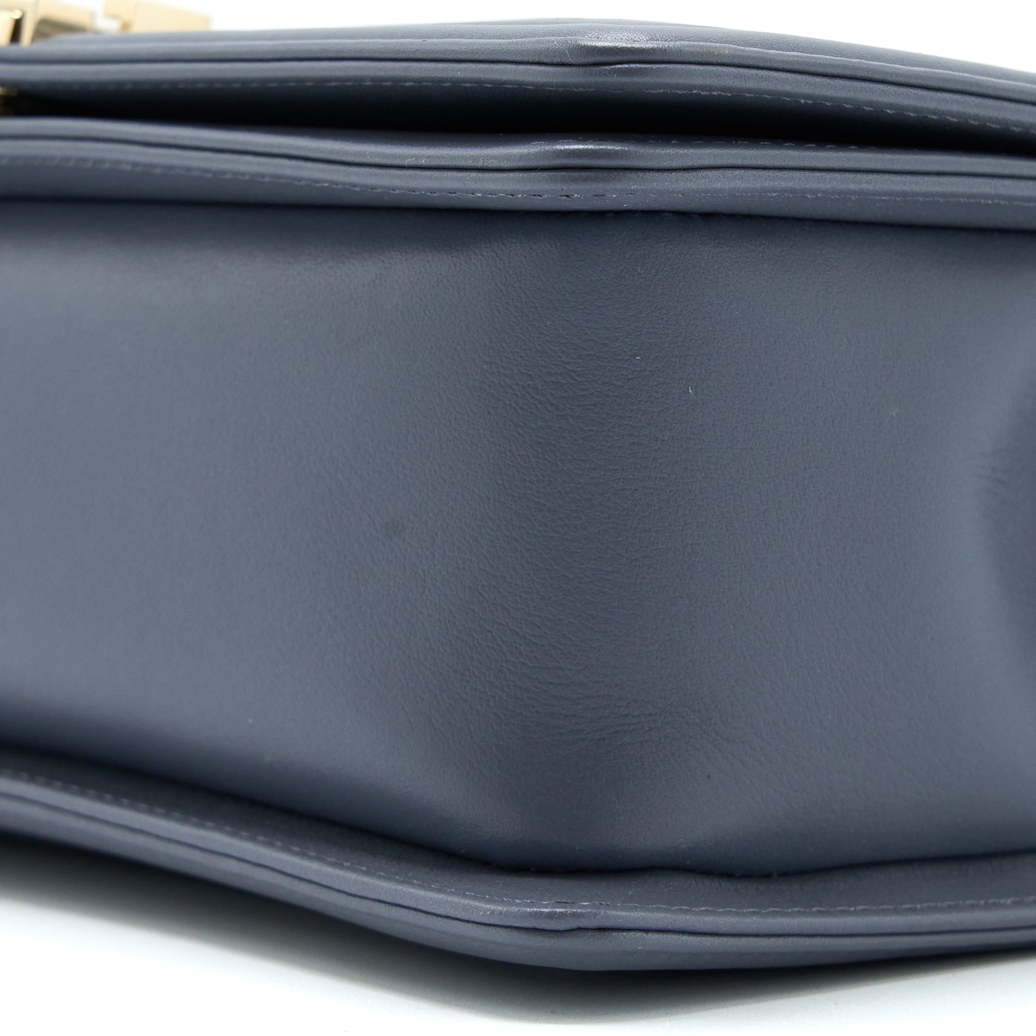 CHANEL MEDIUM BOY BAG CHEVRON CALFSKIN GREY LGHW