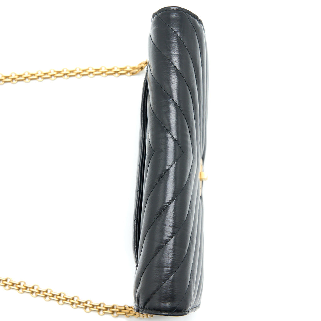 CHANEL 2.55 REISSUE WALLET ON CHAIN CHEVRON AGED CALFSKIN BLACK BRUSHED GHW (MICROCHIP)